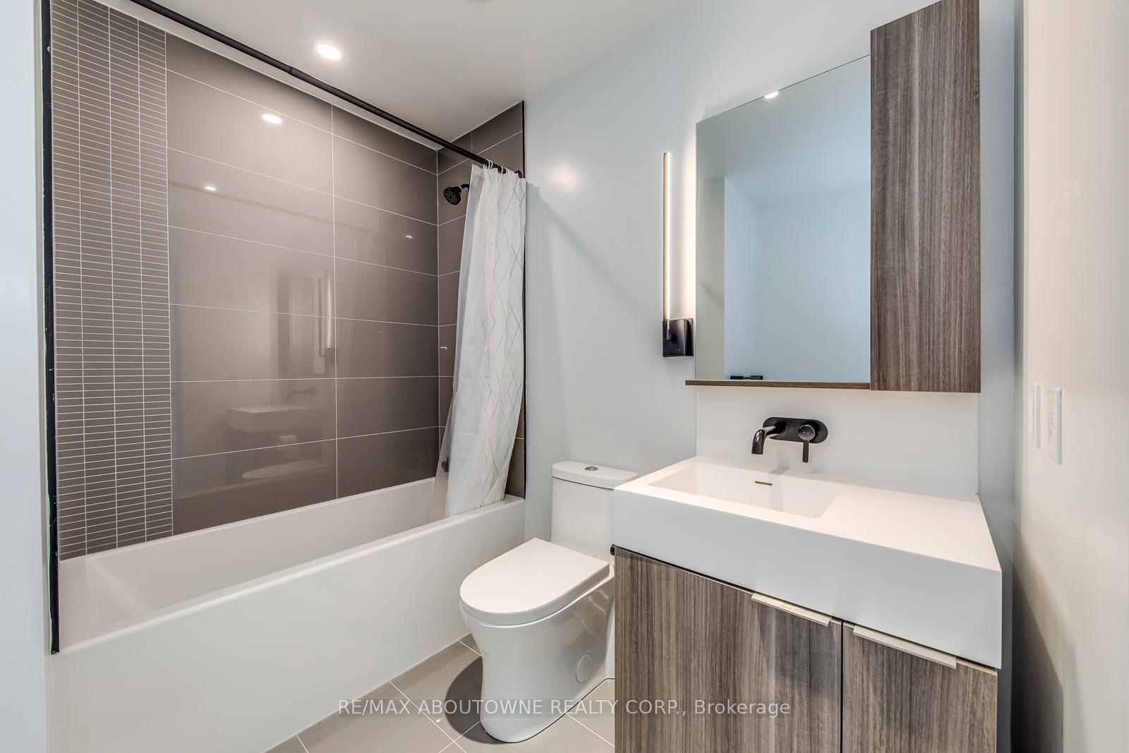 Photo 11 of Unit 1012, 117 broadway Avenue, Toronto, Mount Pleasant West — HOMEH