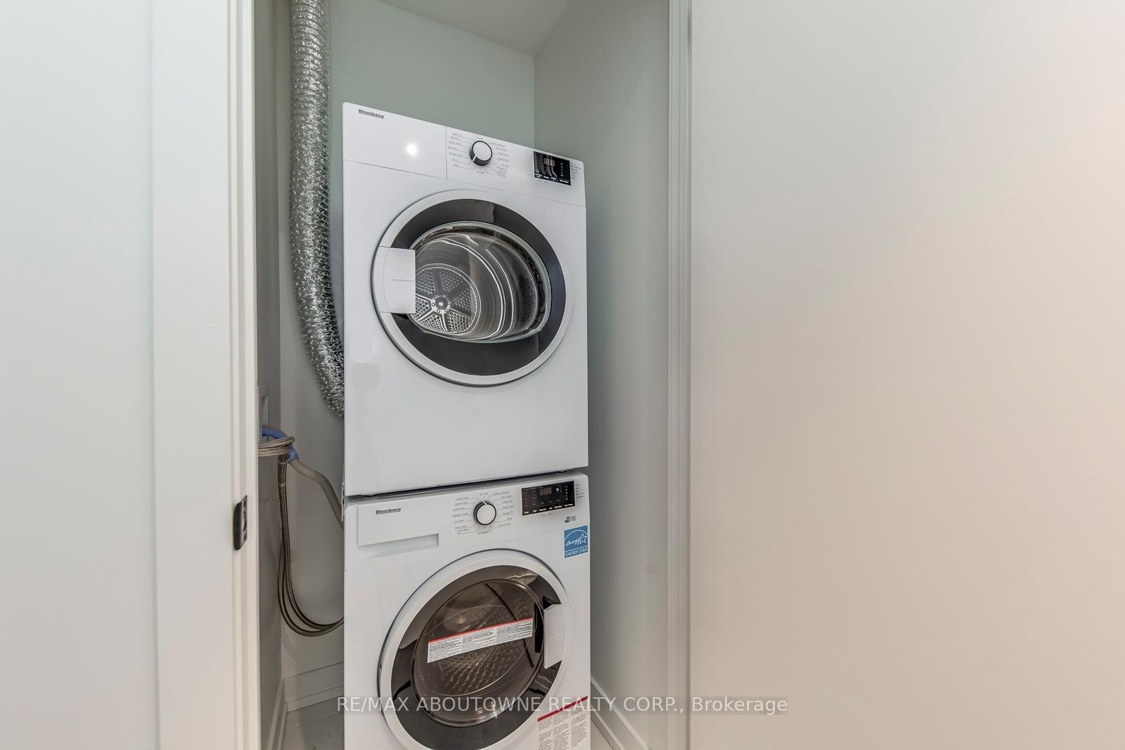 Photo 7 of Unit 1012, 117 broadway Avenue, Toronto, Mount Pleasant West — HOMEH