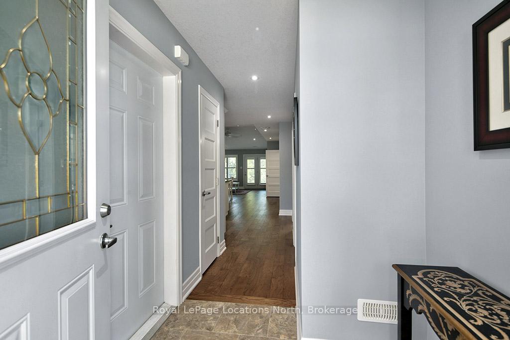 Photo 6 of 20 Chestnut Lane N, Wasaga Beach — HOMEH