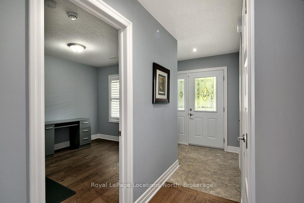 Photo 3 of 20 Chestnut Lane N, Wasaga Beach — HOMEH