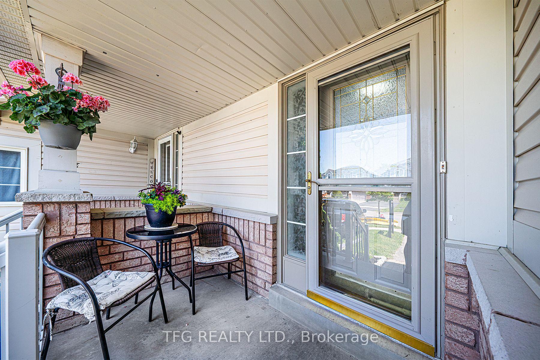 Photo 3 of 165 Scottsdale Drive, Clarington, Bowmanville — HOMEH
