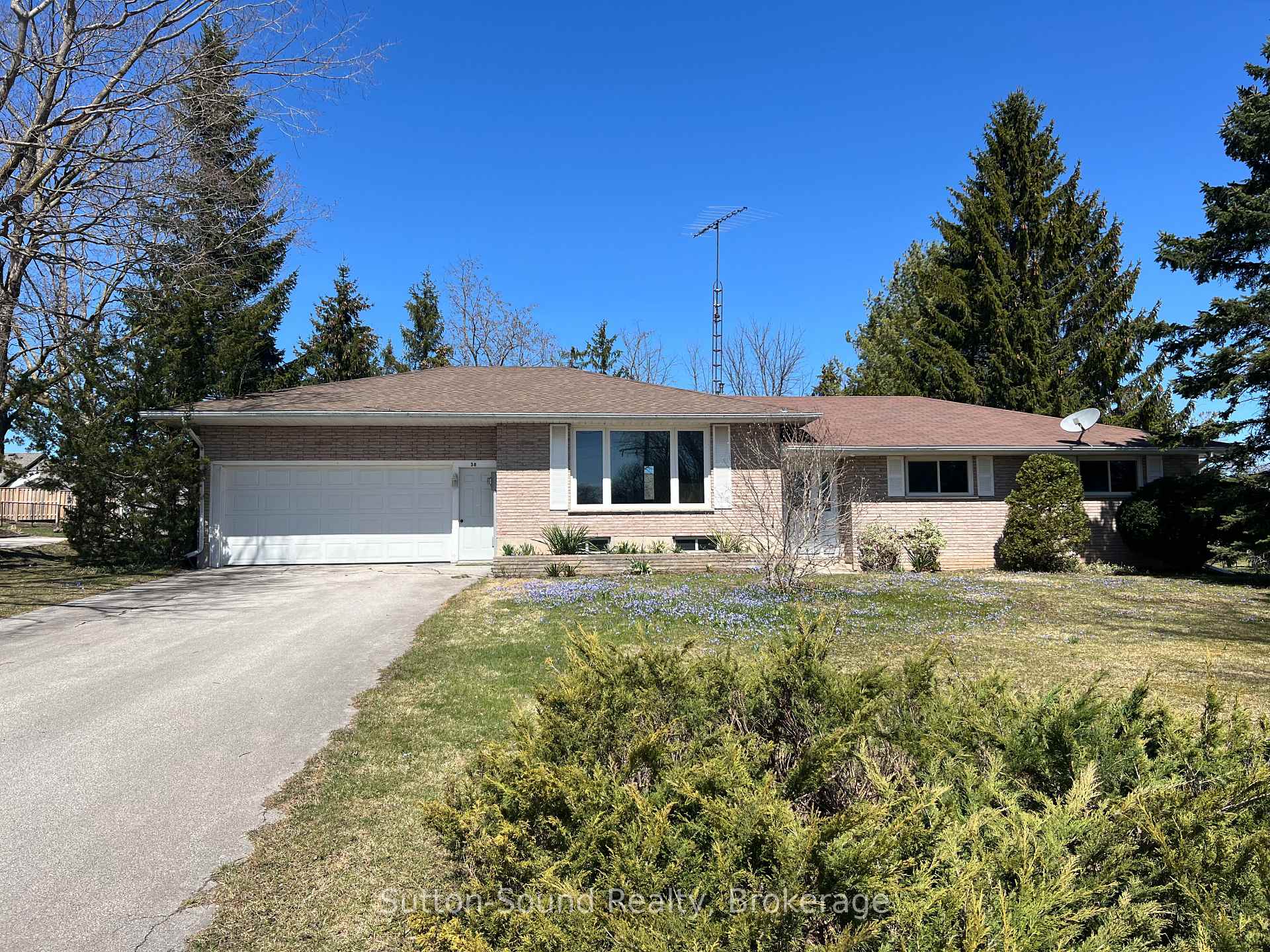 Photo 12 of 38 Brook Street W, Arran-Elderslie — HOMEH