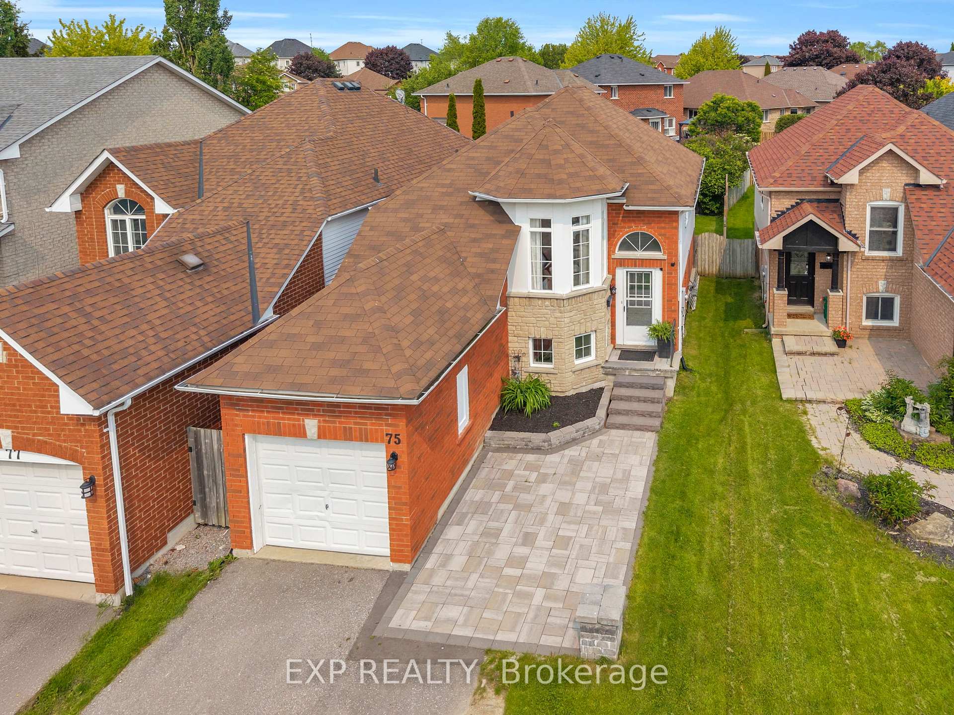 Photo 3 of 75 Abernethy Crescent, Clarington, Bowmanville — HOMEH