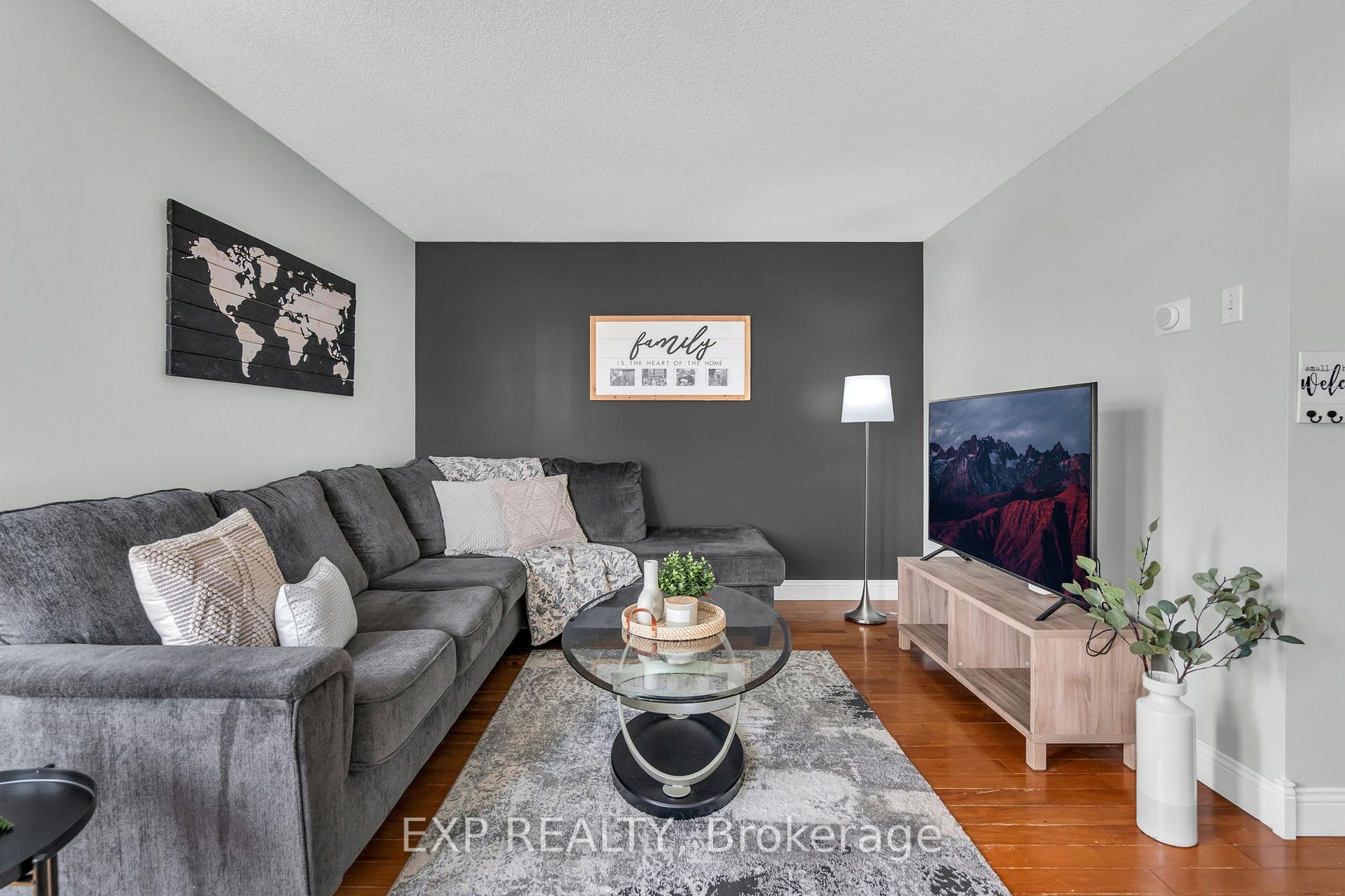 Photo 4 of 75 Abernethy Crescent, Clarington, Bowmanville — HOMEH