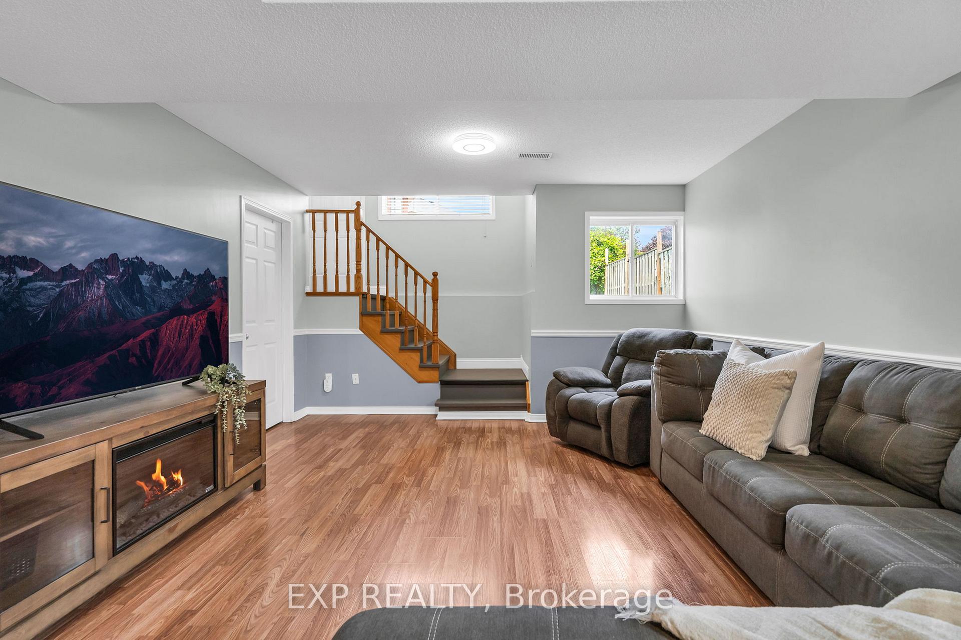 Photo 19 of 75 Abernethy Crescent, Clarington, Bowmanville — HOMEH