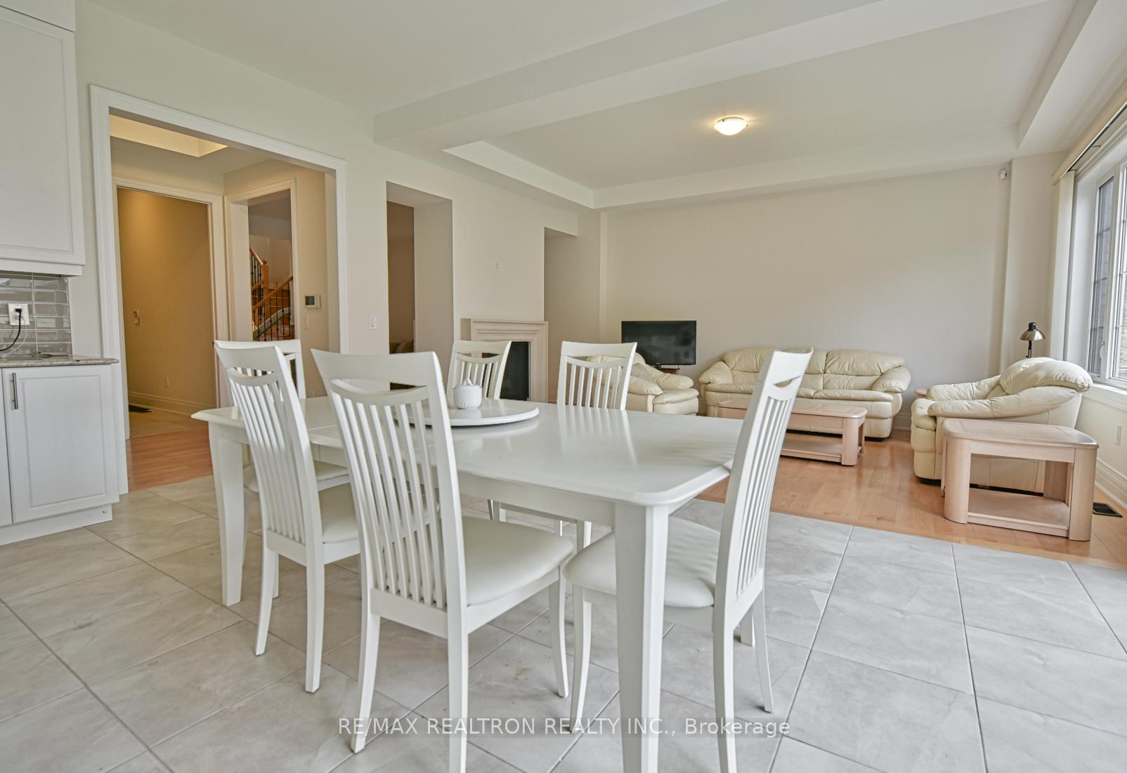 Photo 2 of 42 Farrell Road, Vaughan, Patterson — HOMEH