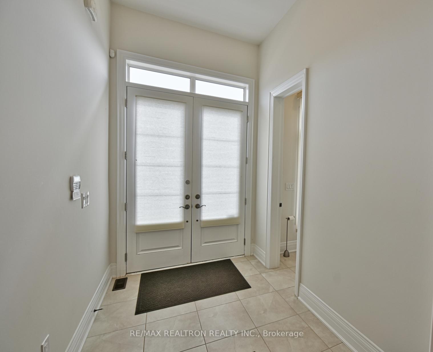 Photo 6 of 42 Farrell Road, Vaughan, Patterson — HOMEH