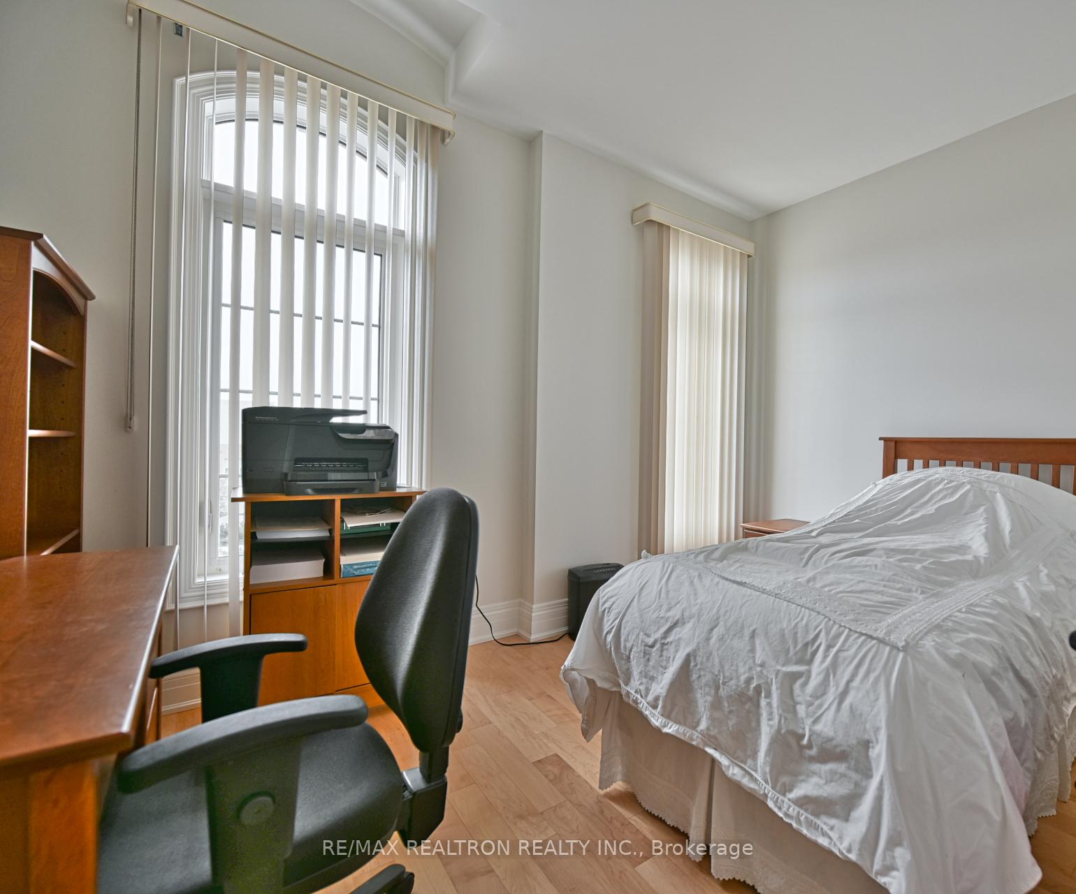 Photo 13 of 42 Farrell Road, Vaughan, Patterson — HOMEH