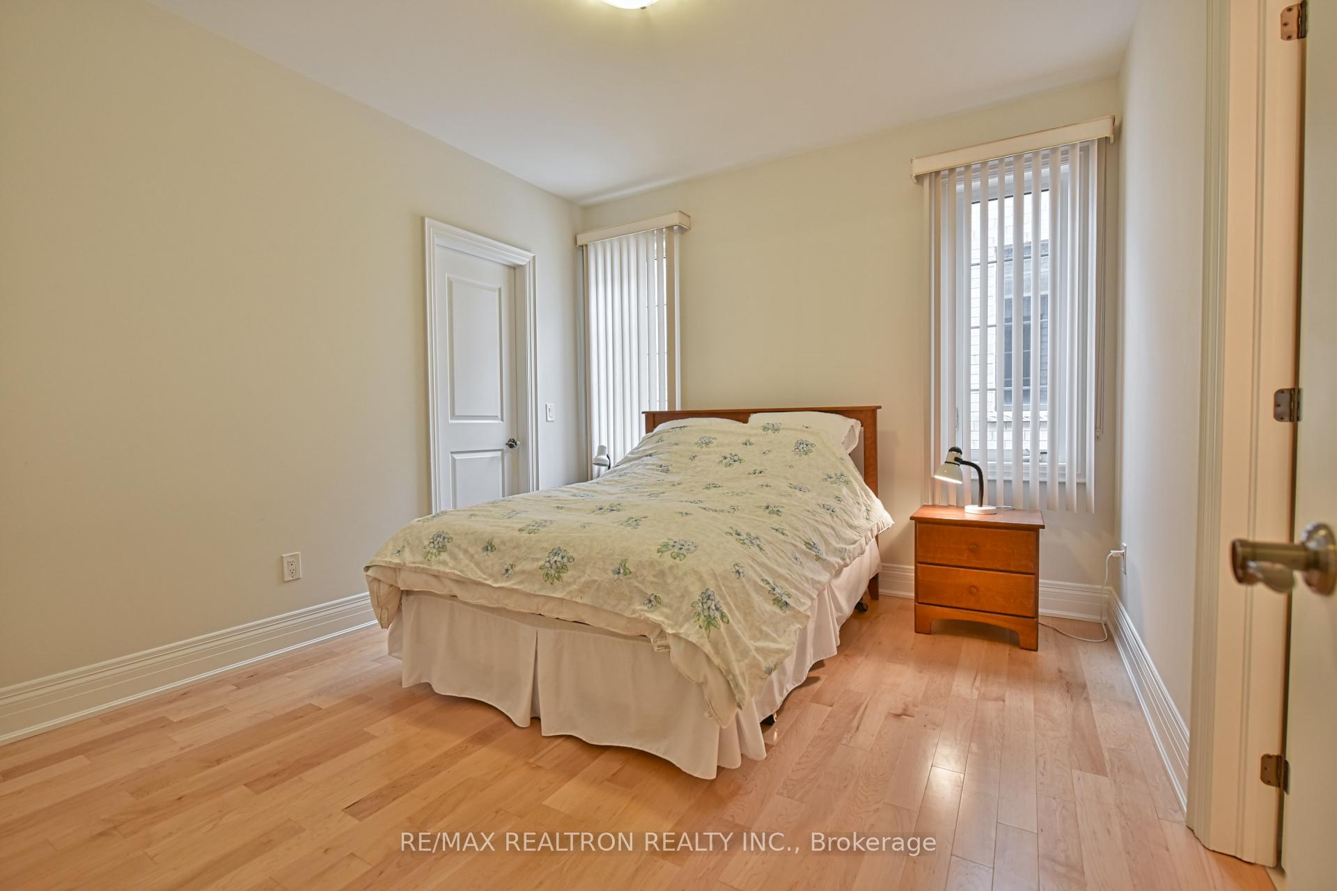 Photo 14 of 42 Farrell Road, Vaughan, Patterson — HOMEH