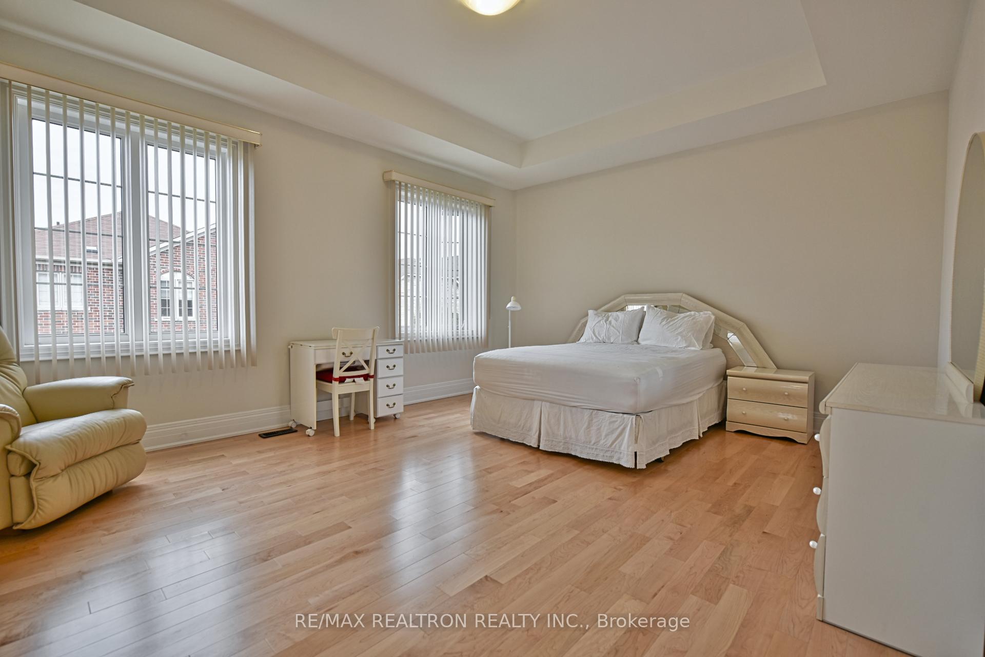 Photo 22 of 42 Farrell Road, Vaughan, Patterson — HOMEH