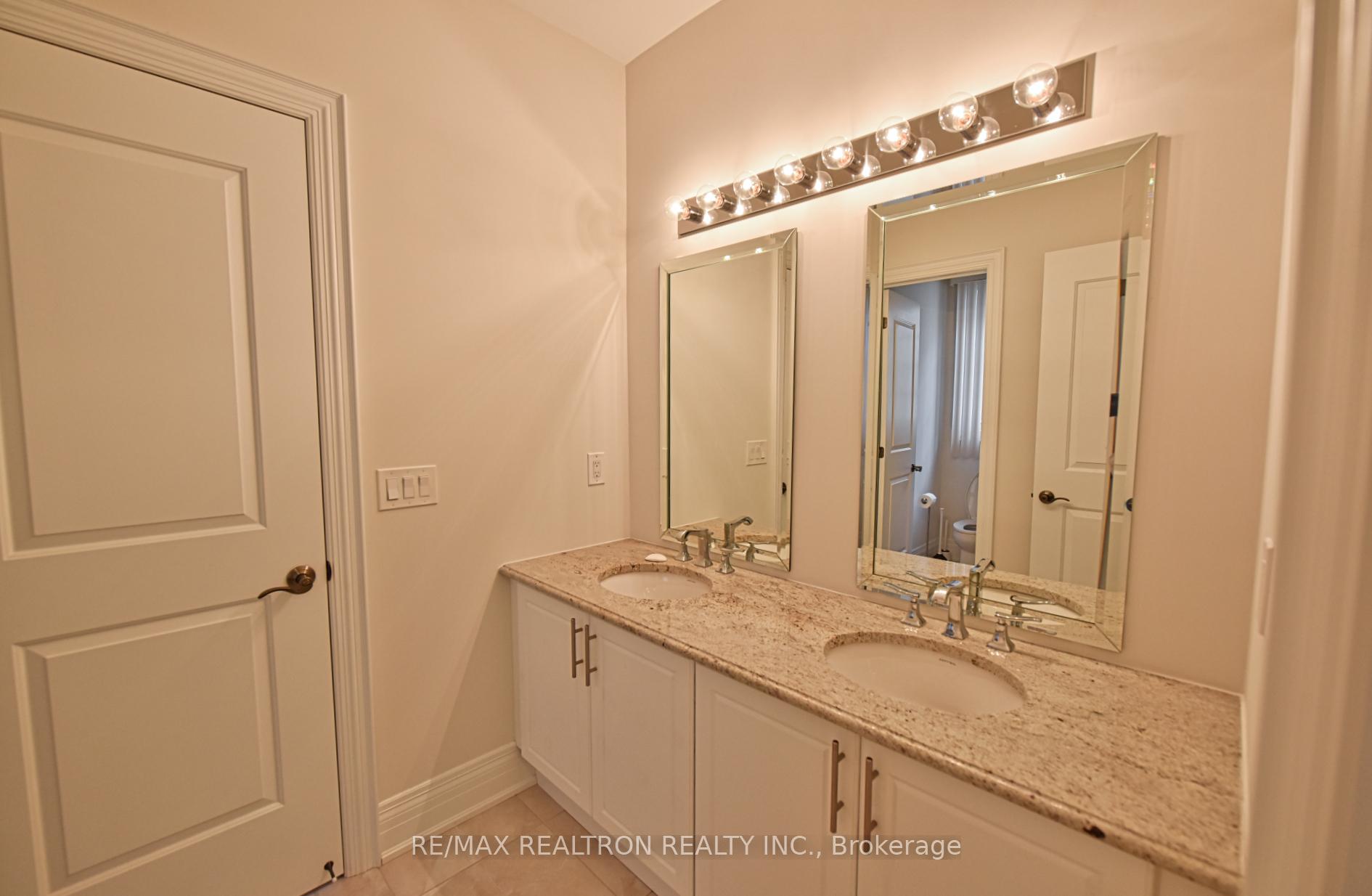Photo 19 of 42 Farrell Road, Vaughan, Patterson — HOMEH