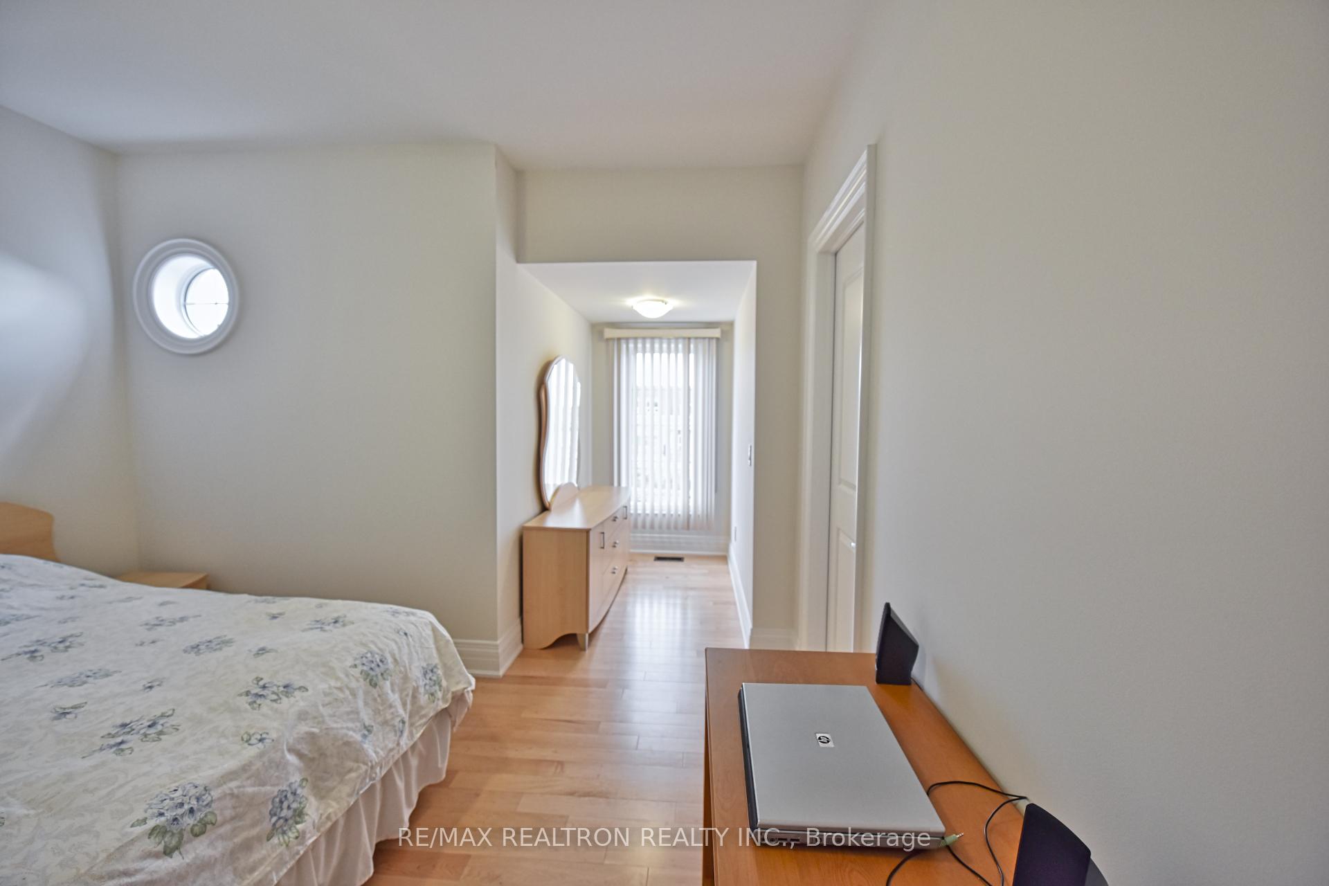 Photo 16 of 42 Farrell Road, Vaughan, Patterson — HOMEH