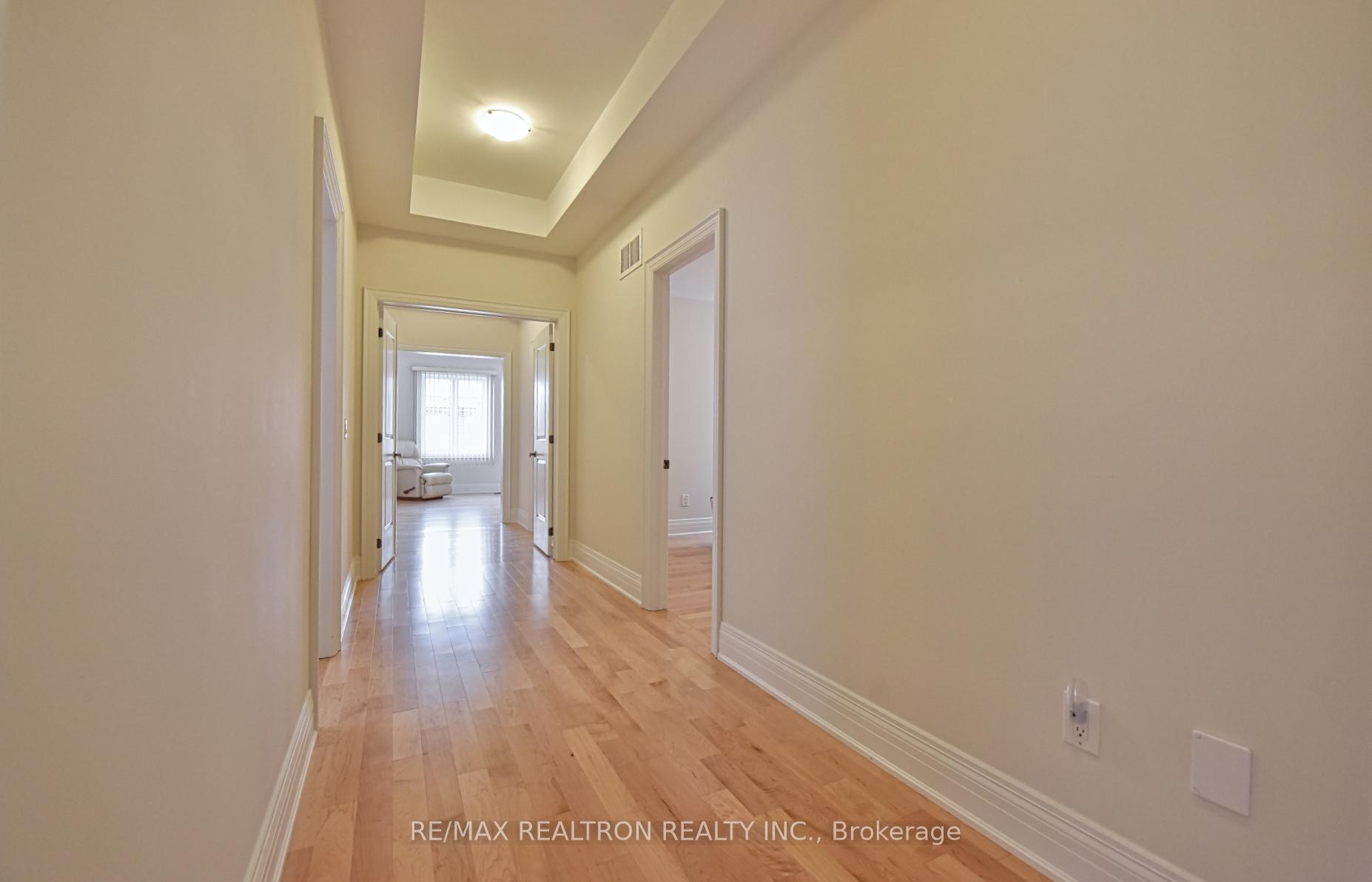 Photo 21 of 42 Farrell Road, Vaughan, Patterson — HOMEH