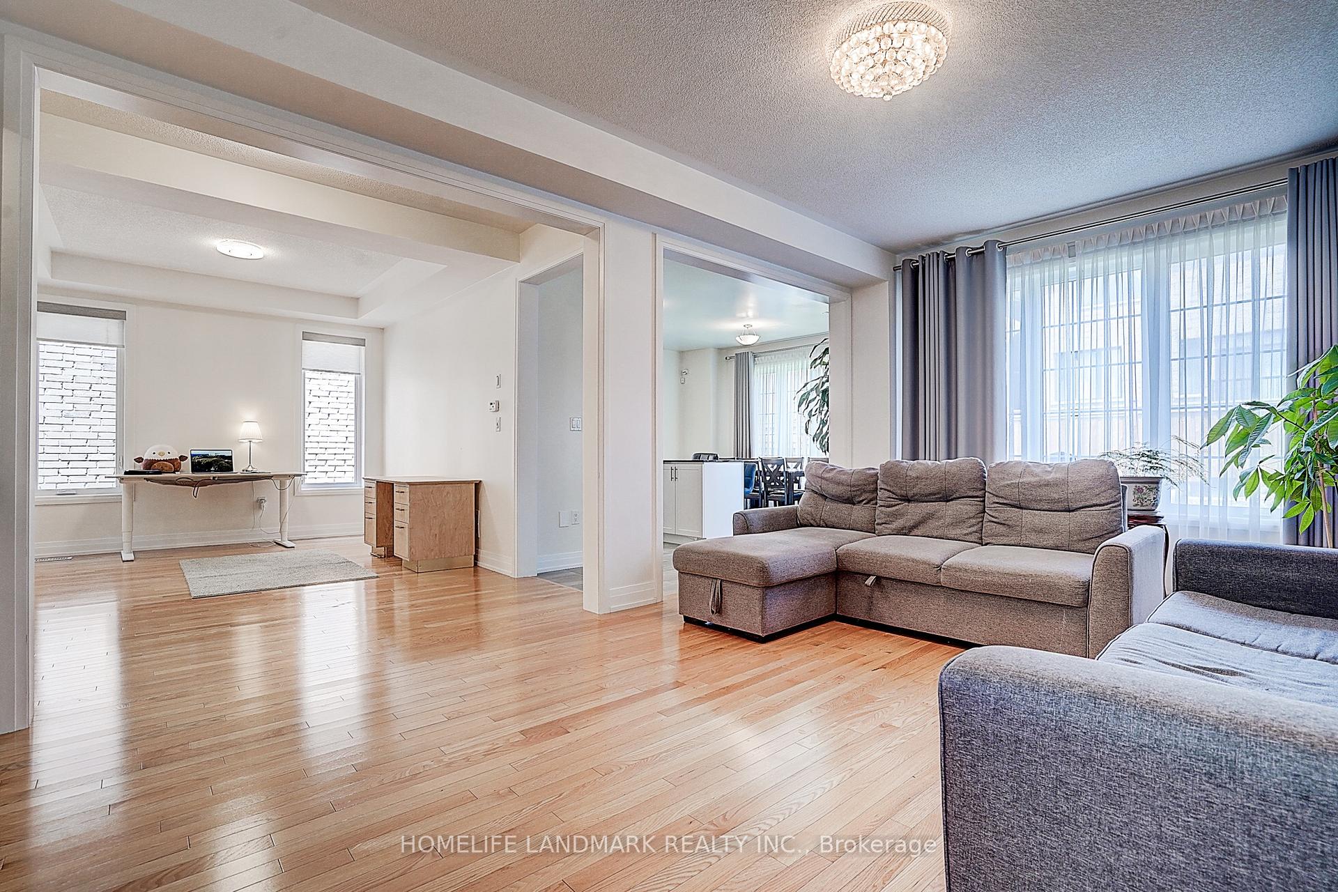 Photo 10 of 21 Hayeraft Street, Whitby, Rural Whitby — HOMEH