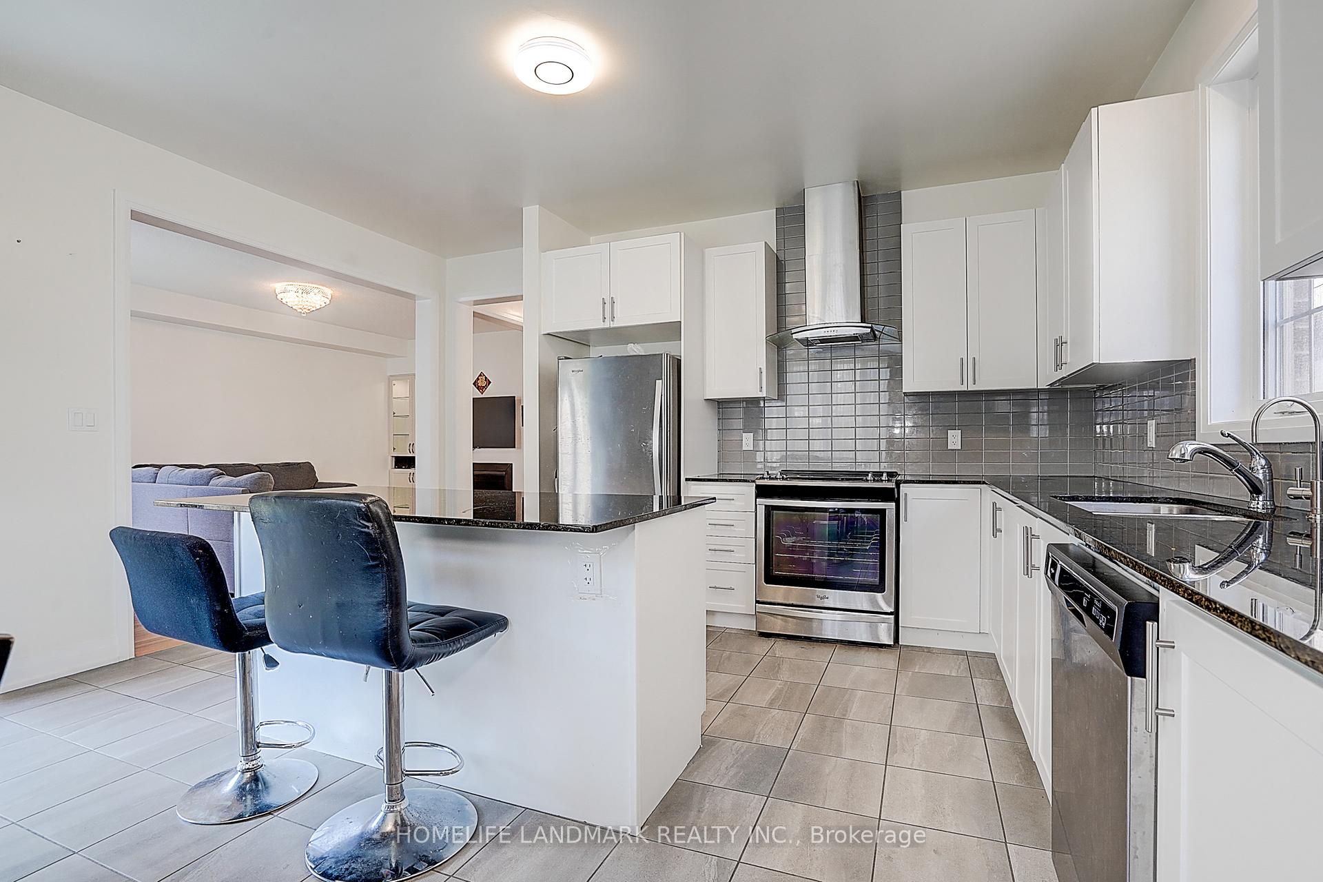 Photo 22 of 21 Hayeraft Street, Whitby, Rural Whitby — HOMEH