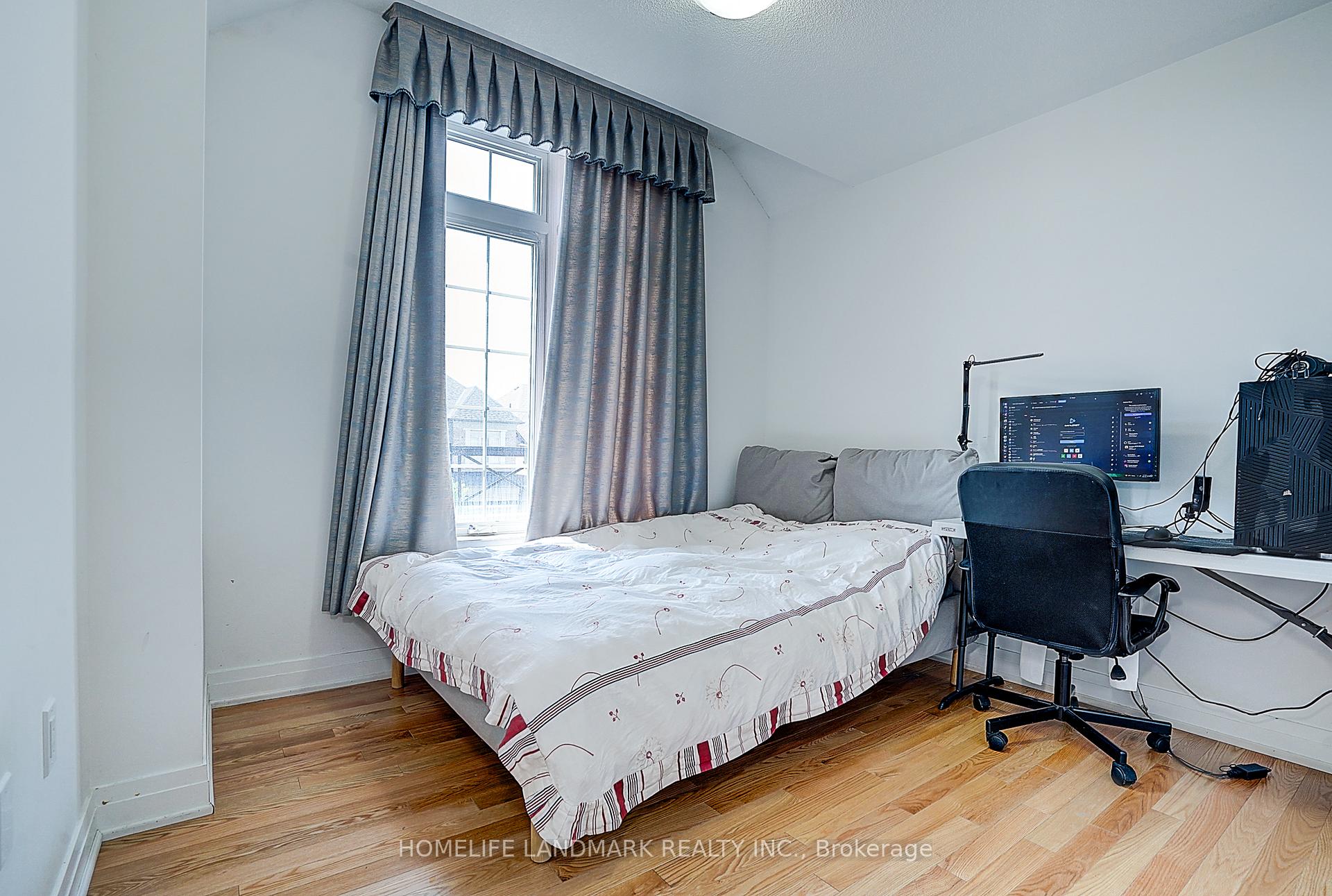 Photo 15 of 21 Hayeraft Street, Whitby, Rural Whitby — HOMEH