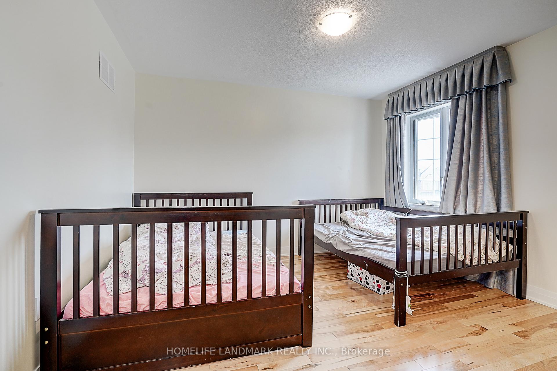 Photo 25 of 21 Hayeraft Street, Whitby, Rural Whitby — HOMEH