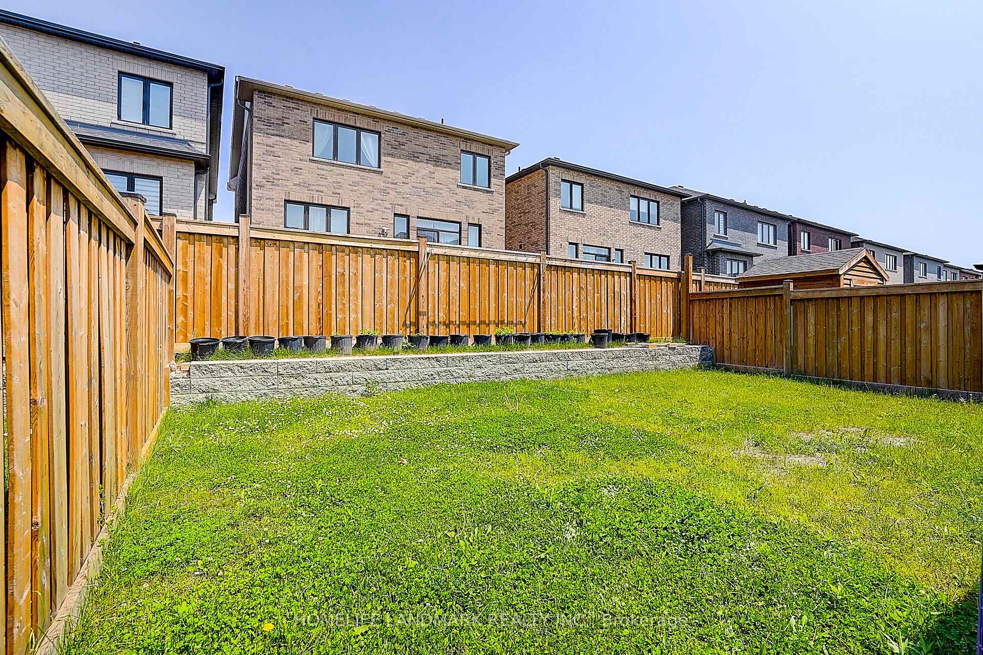 Photo 37 of 21 Hayeraft Street, Whitby, Rural Whitby — HOMEH