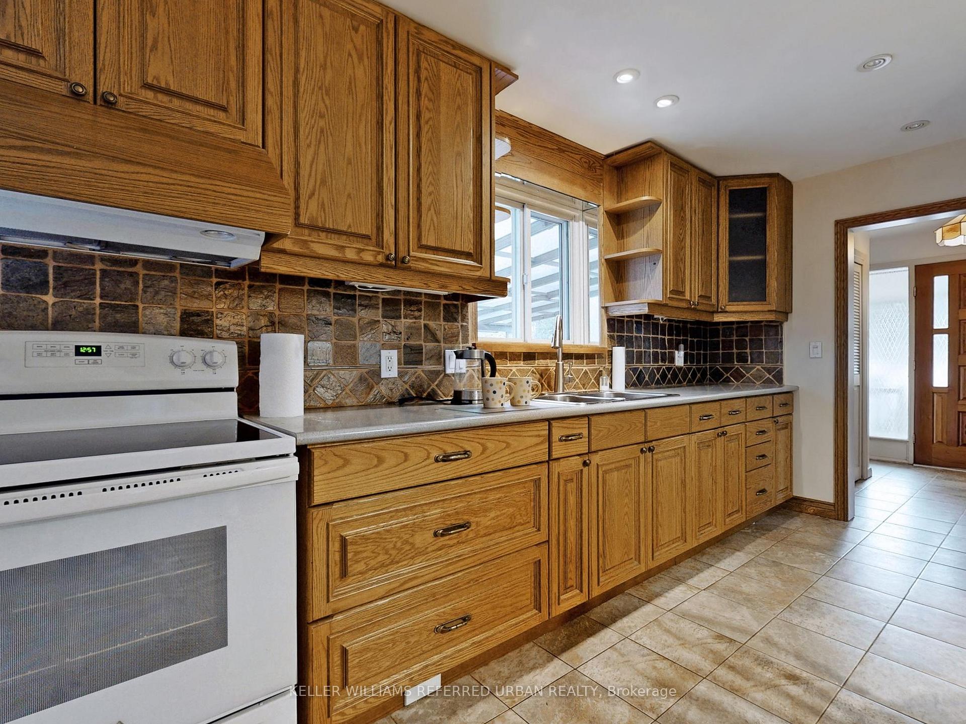 Photo 8 of 94 Meadowview Avenue, Markham, Grandview — HOMEH