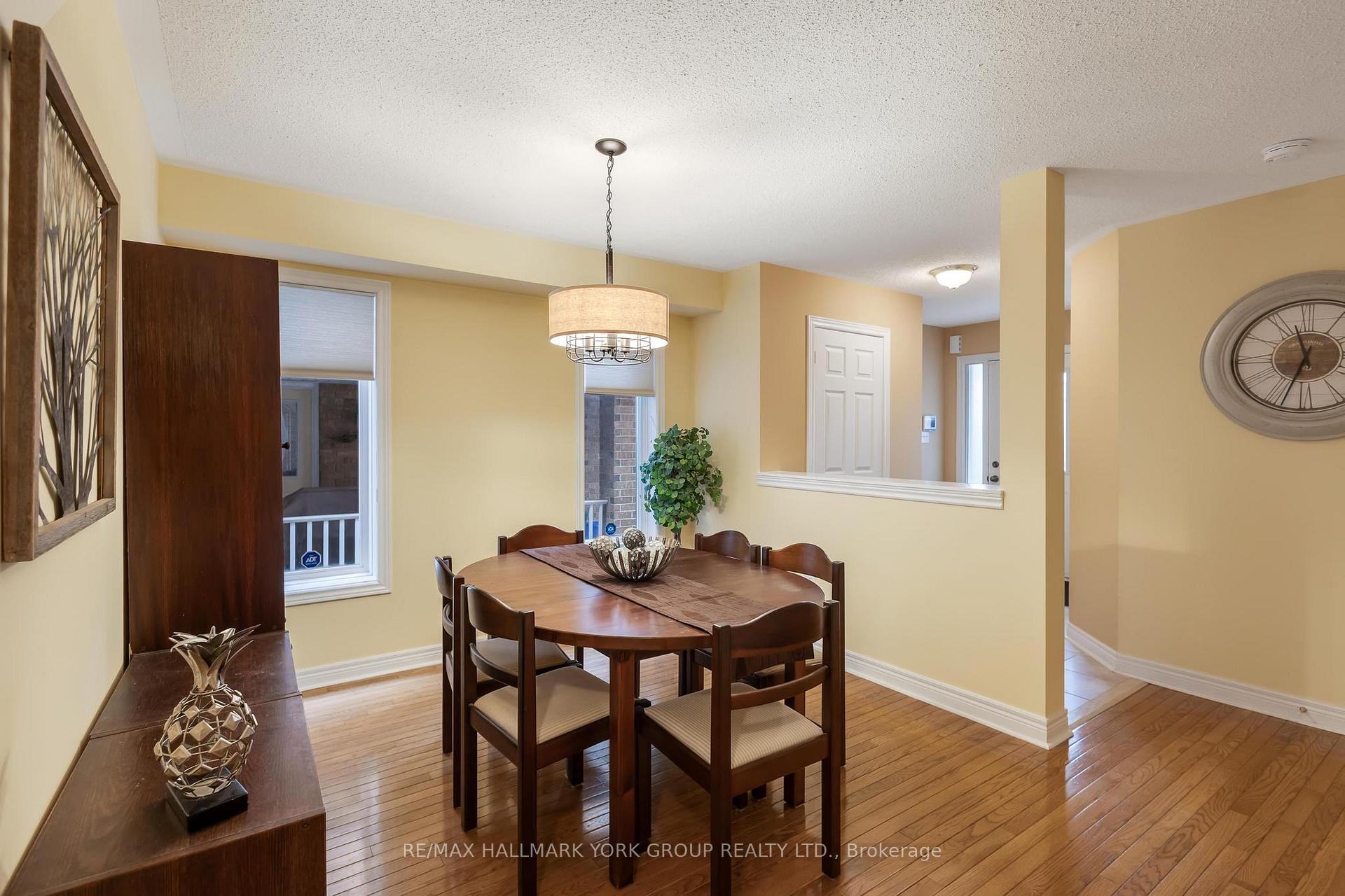 Photo 5 of 27 Baywell Crescent, Aurora, Bayview Wellington — HOMEH