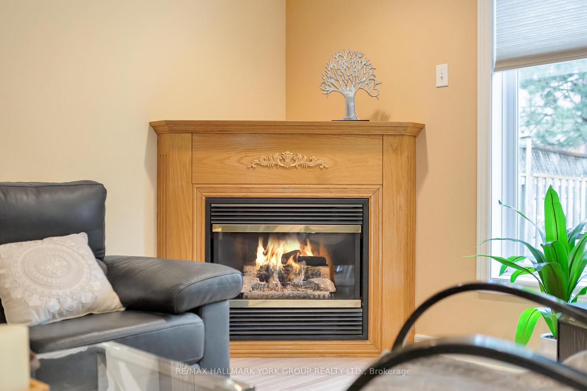 Photo 19 of 27 Baywell Crescent, Aurora, Bayview Wellington — HOMEH