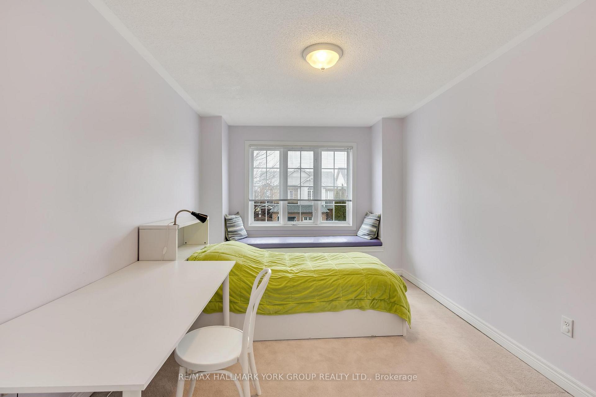 Photo 6 of 27 Baywell Crescent, Aurora, Bayview Wellington — HOMEH