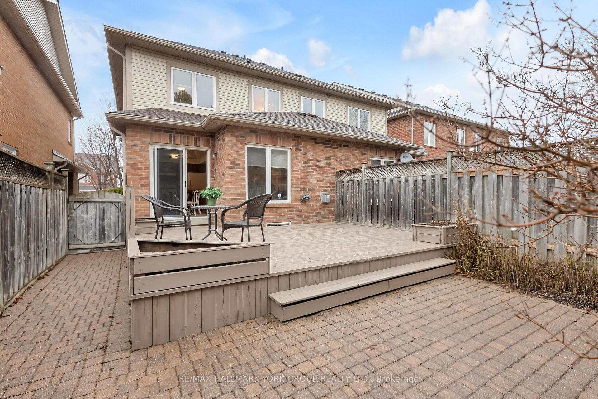 Photo 9 of 27 Baywell Crescent, Aurora, Bayview Wellington — HOMEH