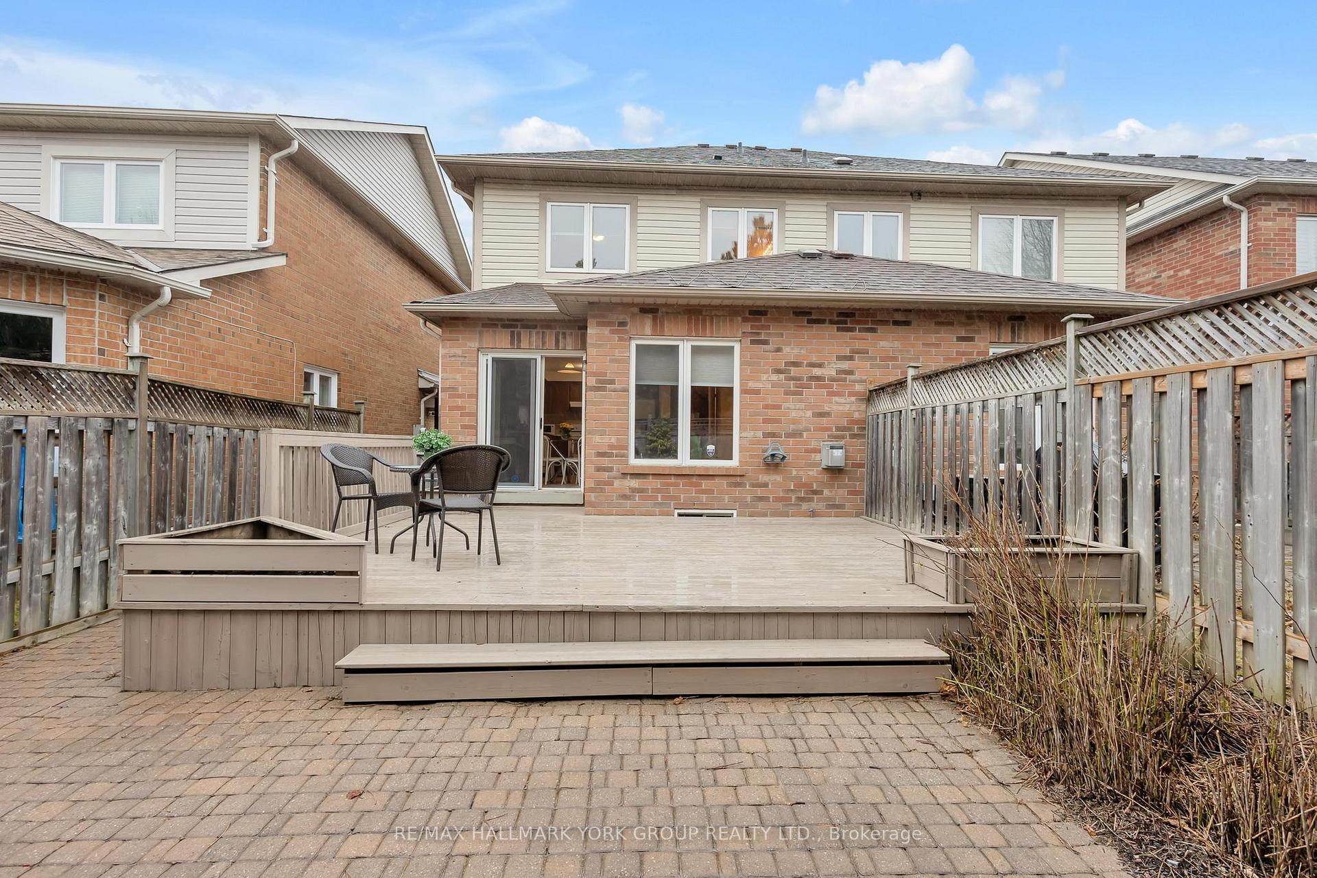 Photo 21 of 27 Baywell Crescent, Aurora, Bayview Wellington — HOMEH