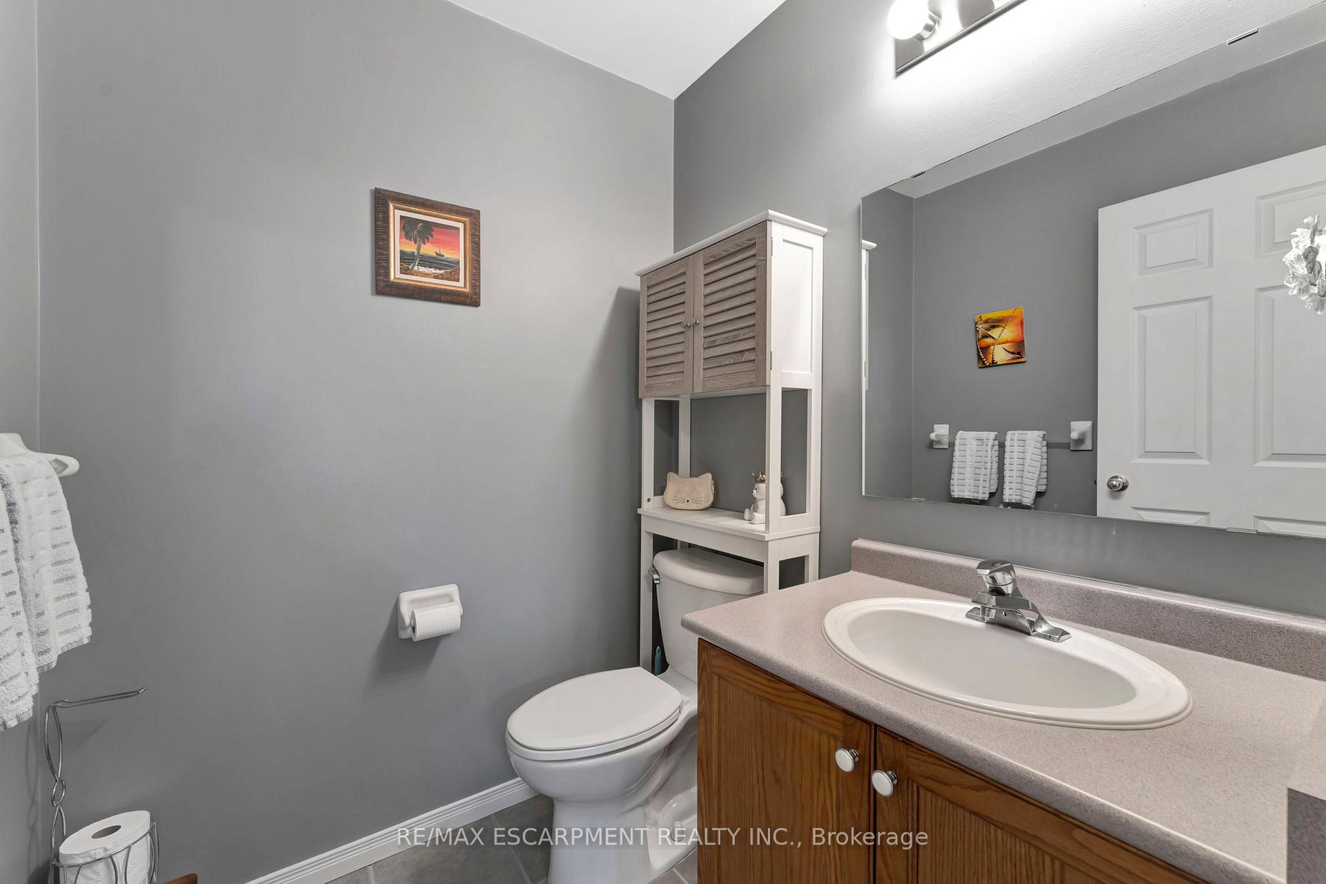 Photo 3 of 38 Celtic Drive, Haldimand — HOMEH