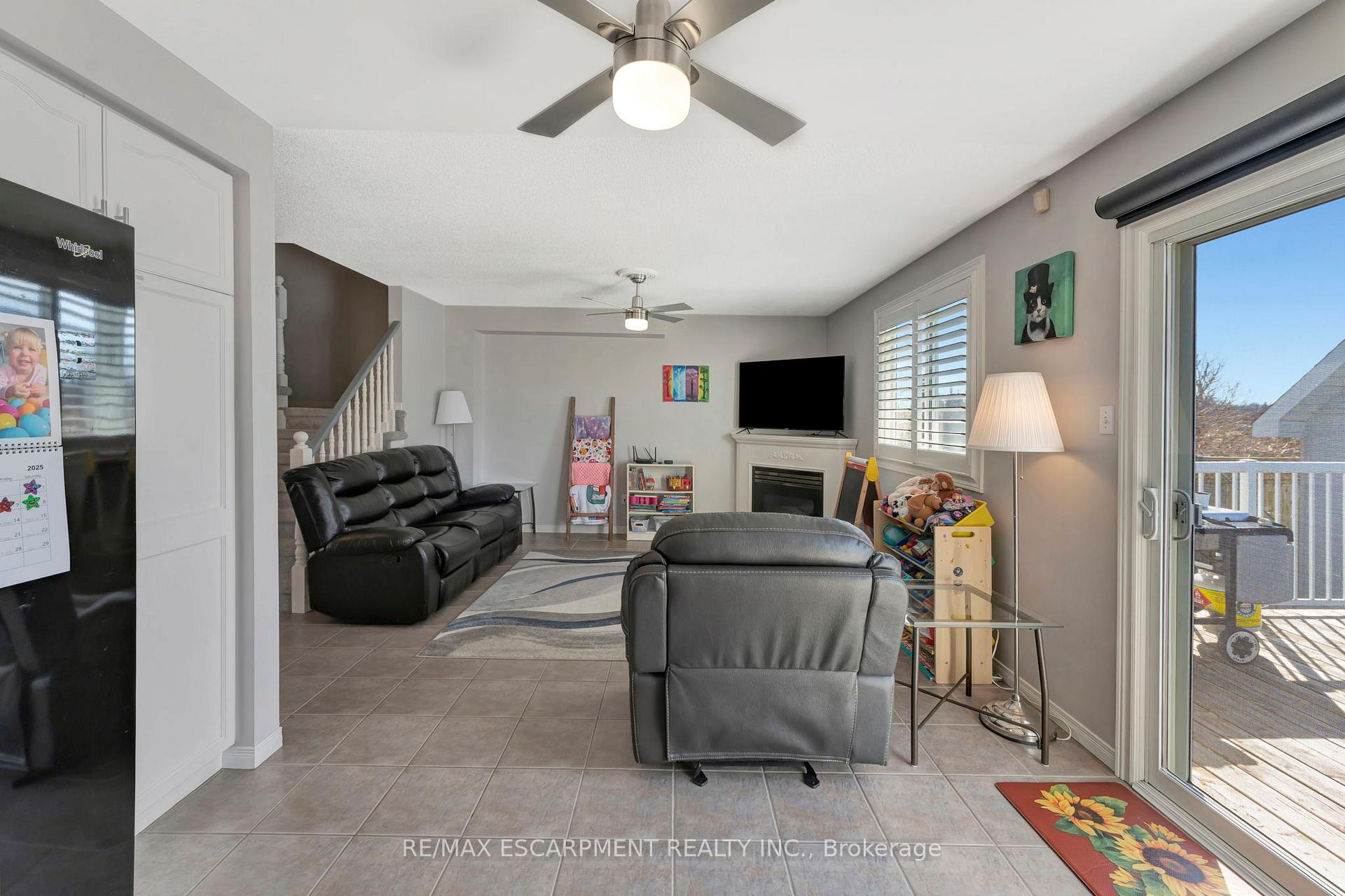 Photo 5 of 38 Celtic Drive, Haldimand — HOMEH