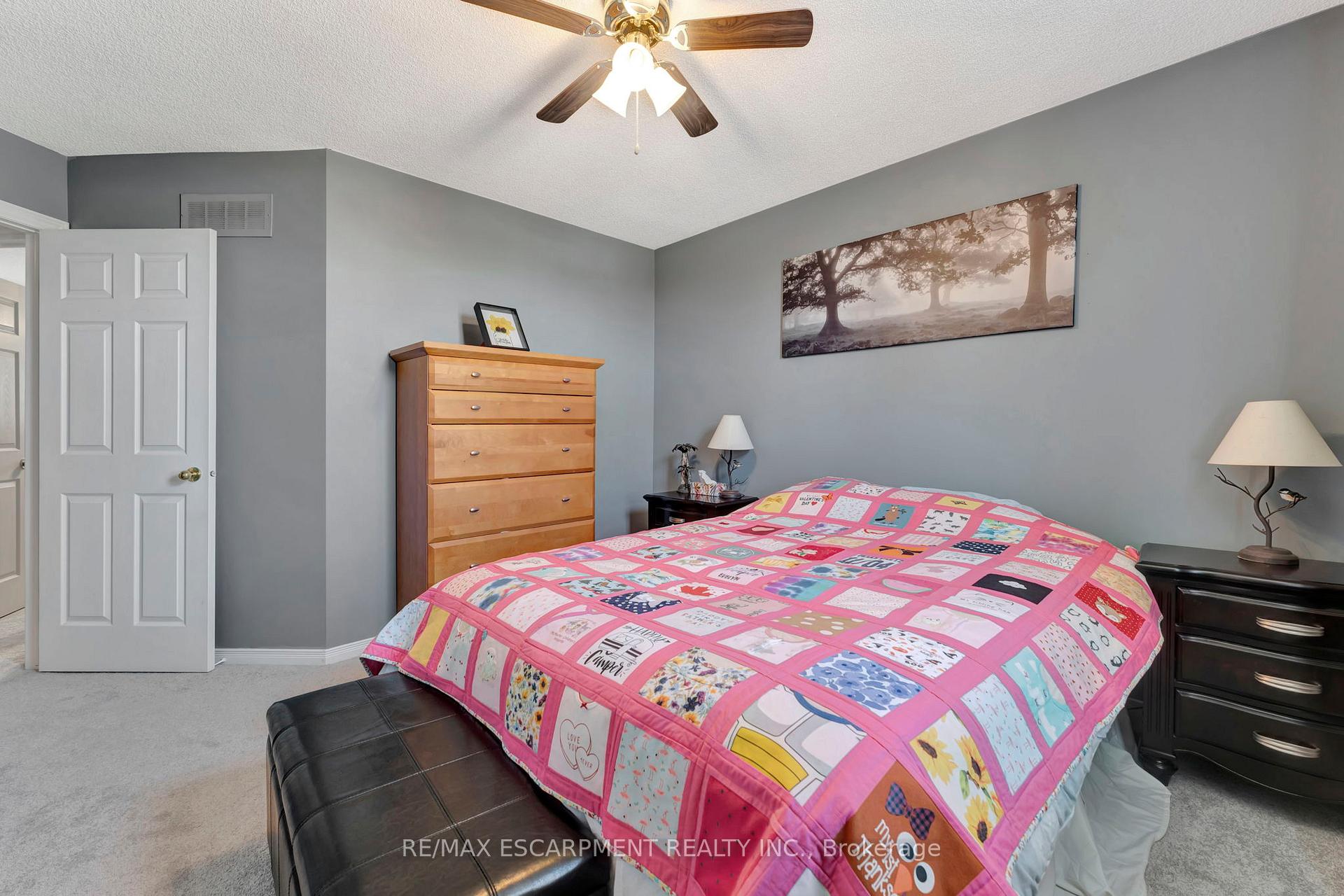 Photo 15 of 38 Celtic Drive, Haldimand — HOMEH