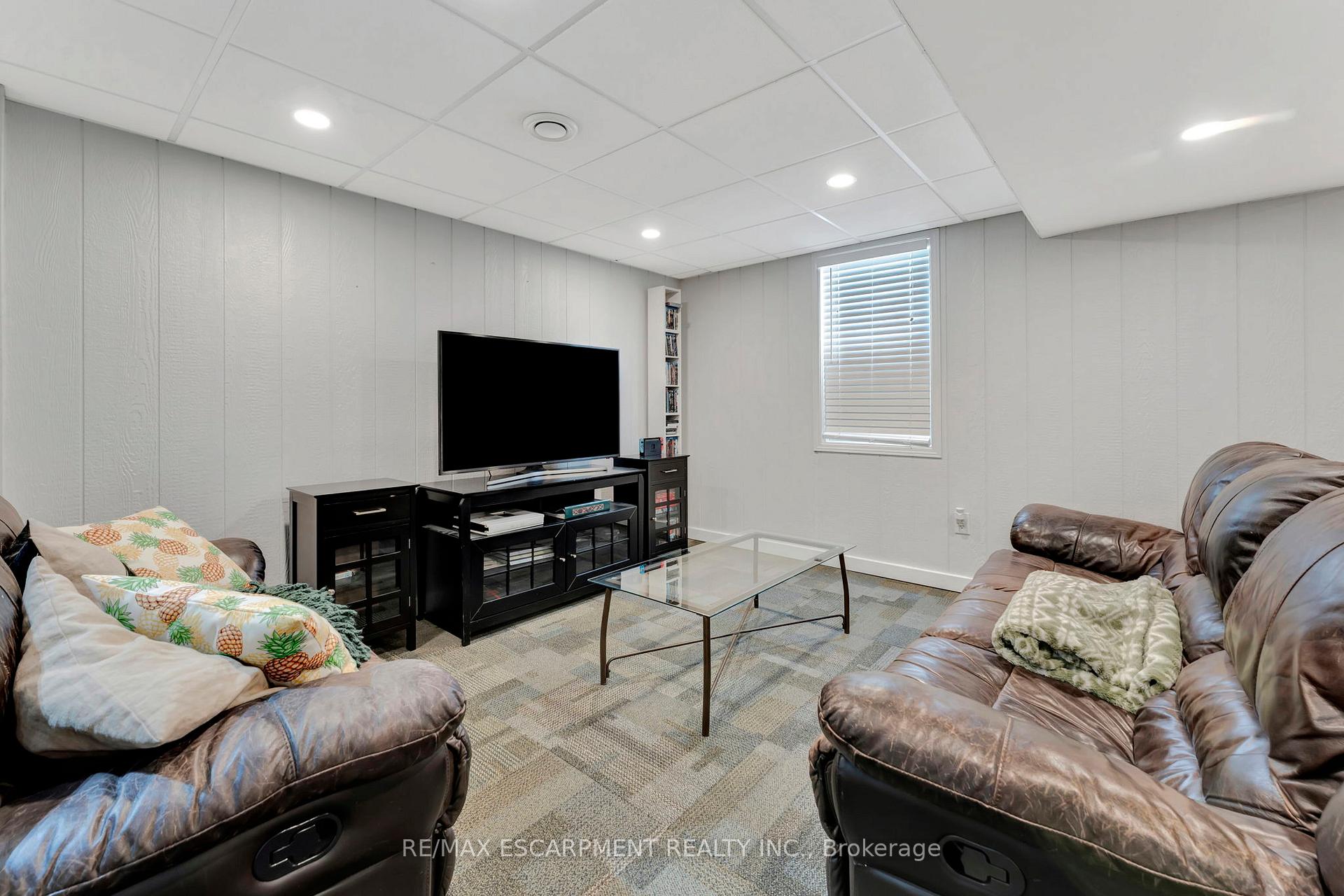 Photo 19 of 38 Celtic Drive, Haldimand — HOMEH