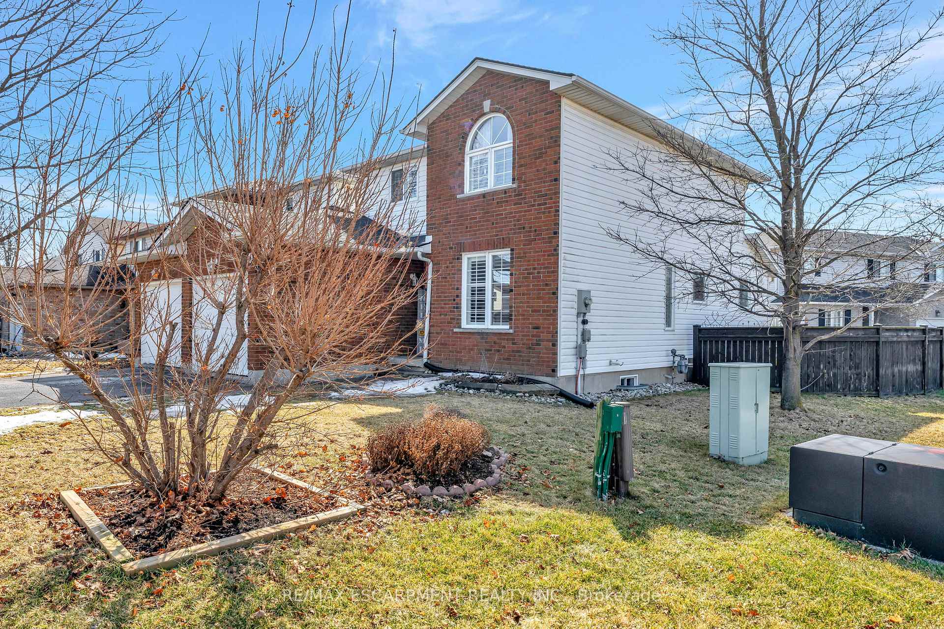 Photo 26 of 38 Celtic Drive, Haldimand — HOMEH
