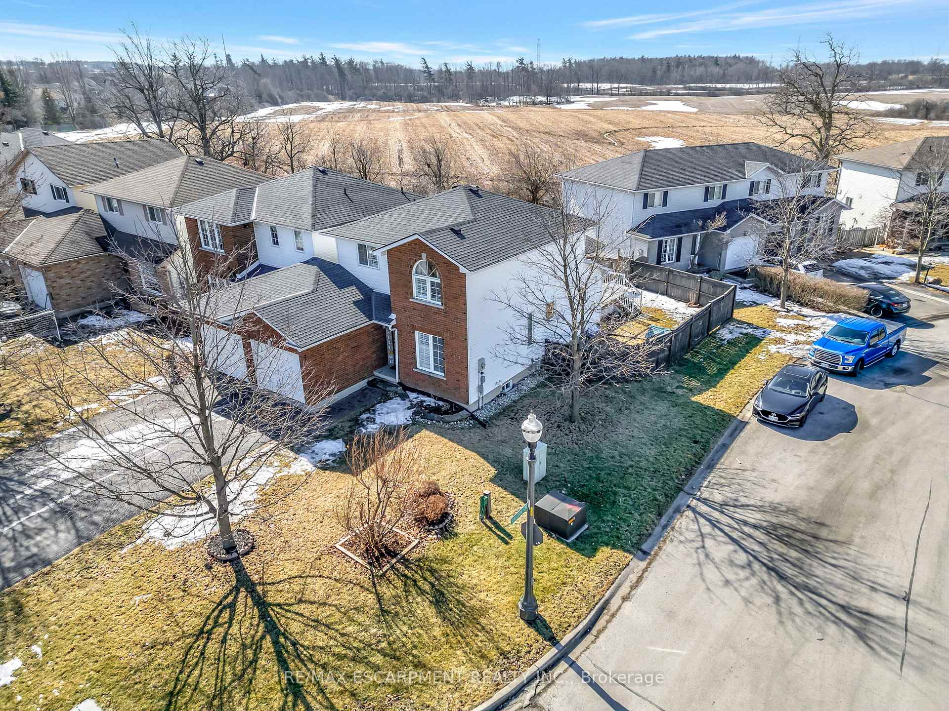 Photo 30 of 38 Celtic Drive, Haldimand — HOMEH