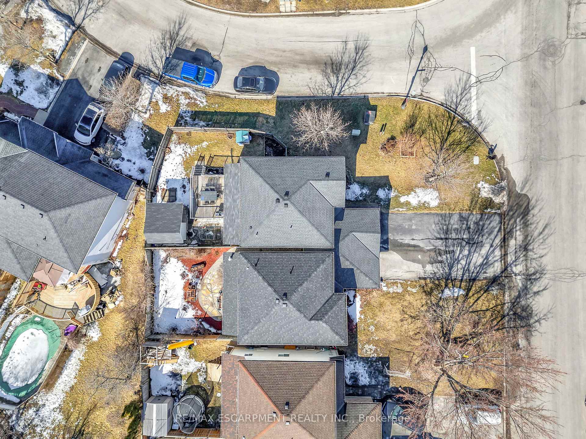 Photo 23 of 38 Celtic Drive, Haldimand — HOMEH