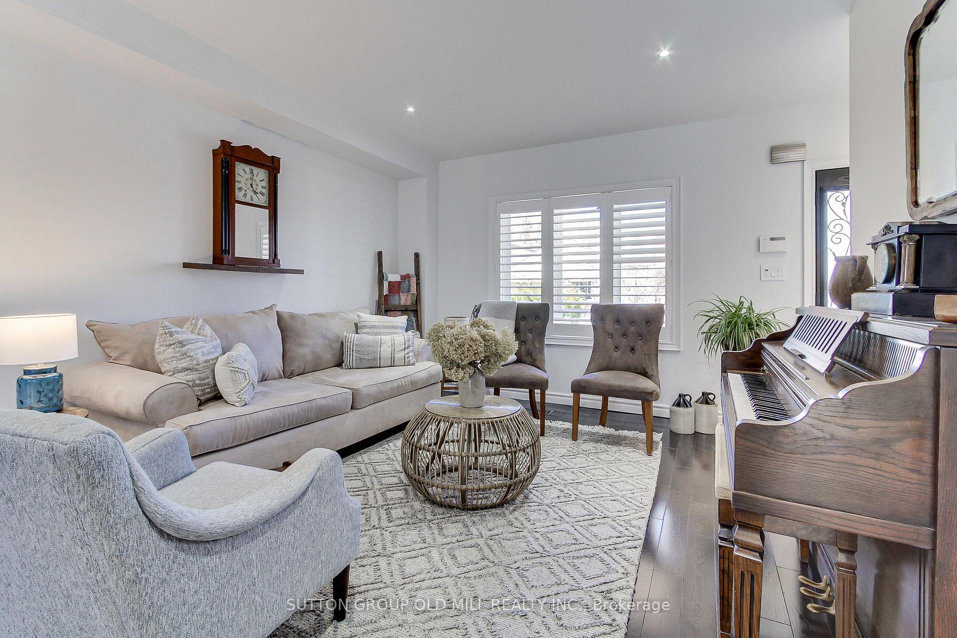 Photo 5 of 25 Savoy Avenue, Toronto, Woodbine-Lumsden — HOMEH