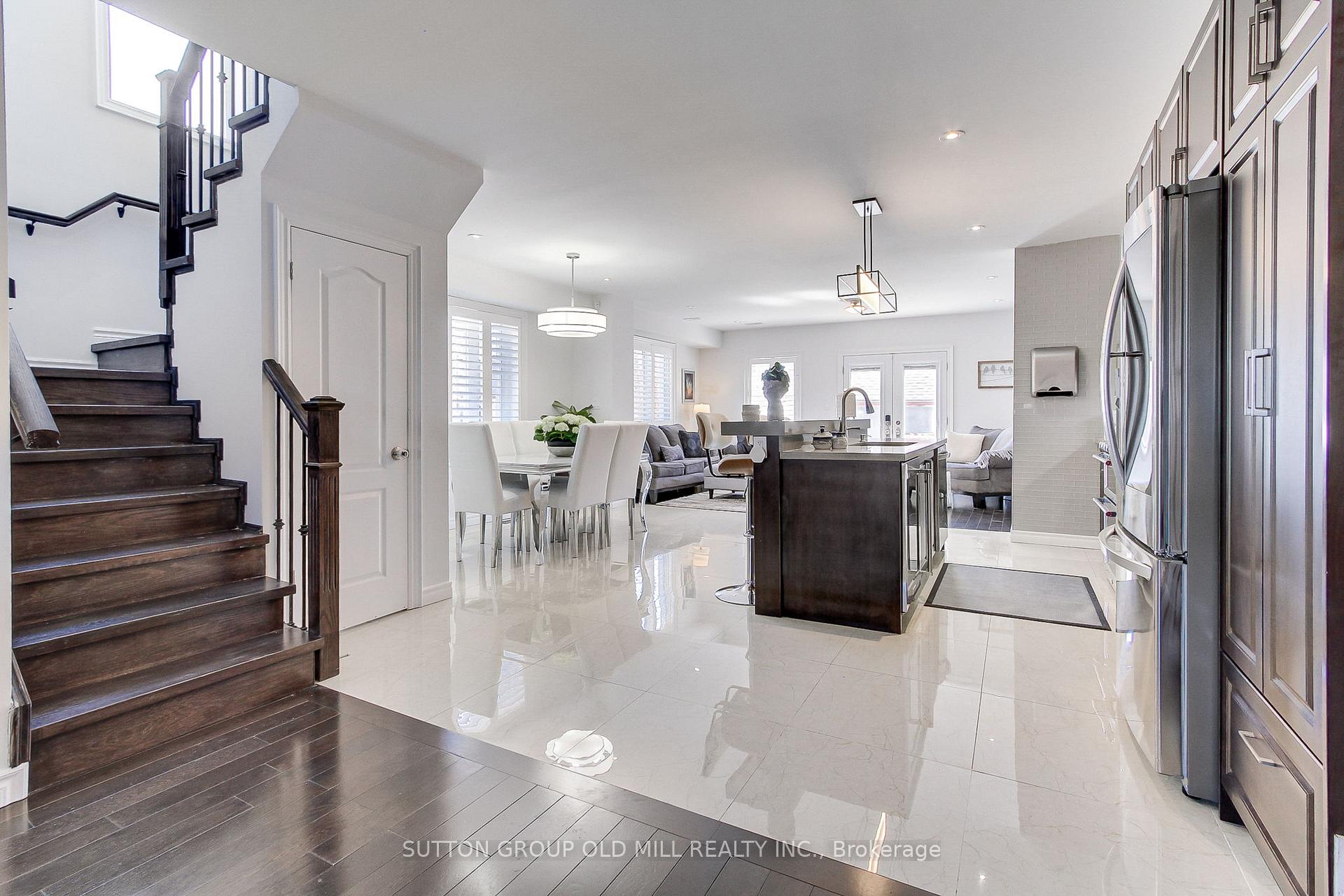 Photo 4 of 25 Savoy Avenue, Toronto, Woodbine-Lumsden — HOMEH