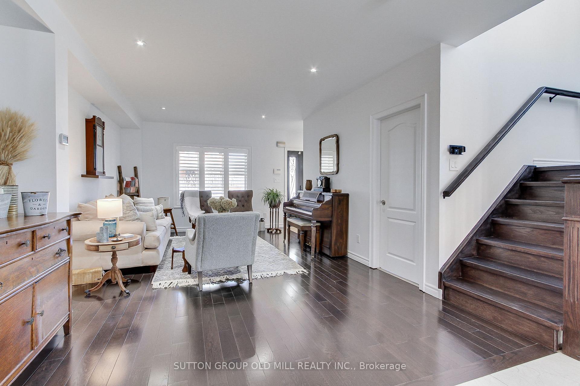 Photo 6 of 25 Savoy Avenue, Toronto, Woodbine-Lumsden — HOMEH