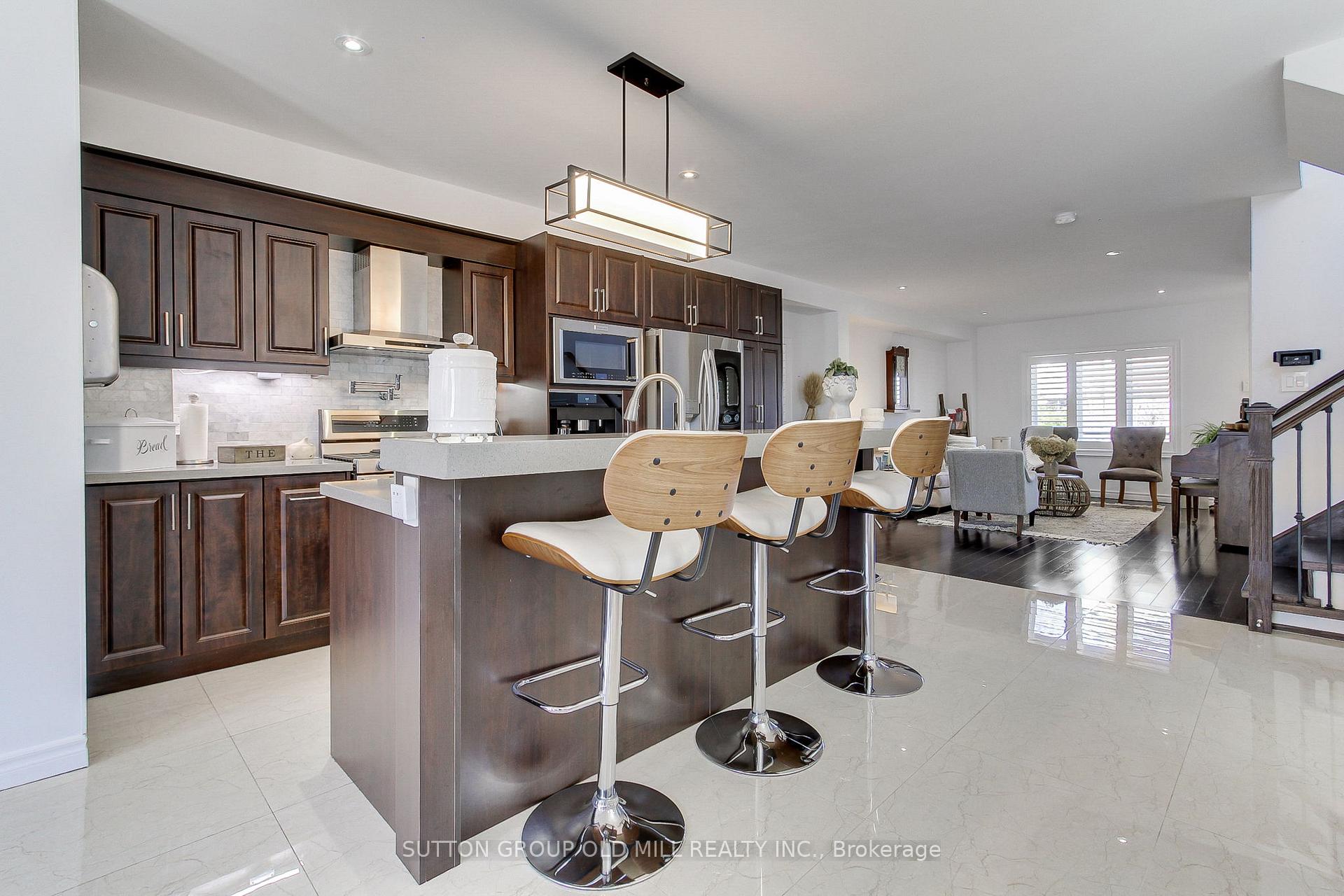 Photo 11 of 25 Savoy Avenue, Toronto, Woodbine-Lumsden — HOMEH