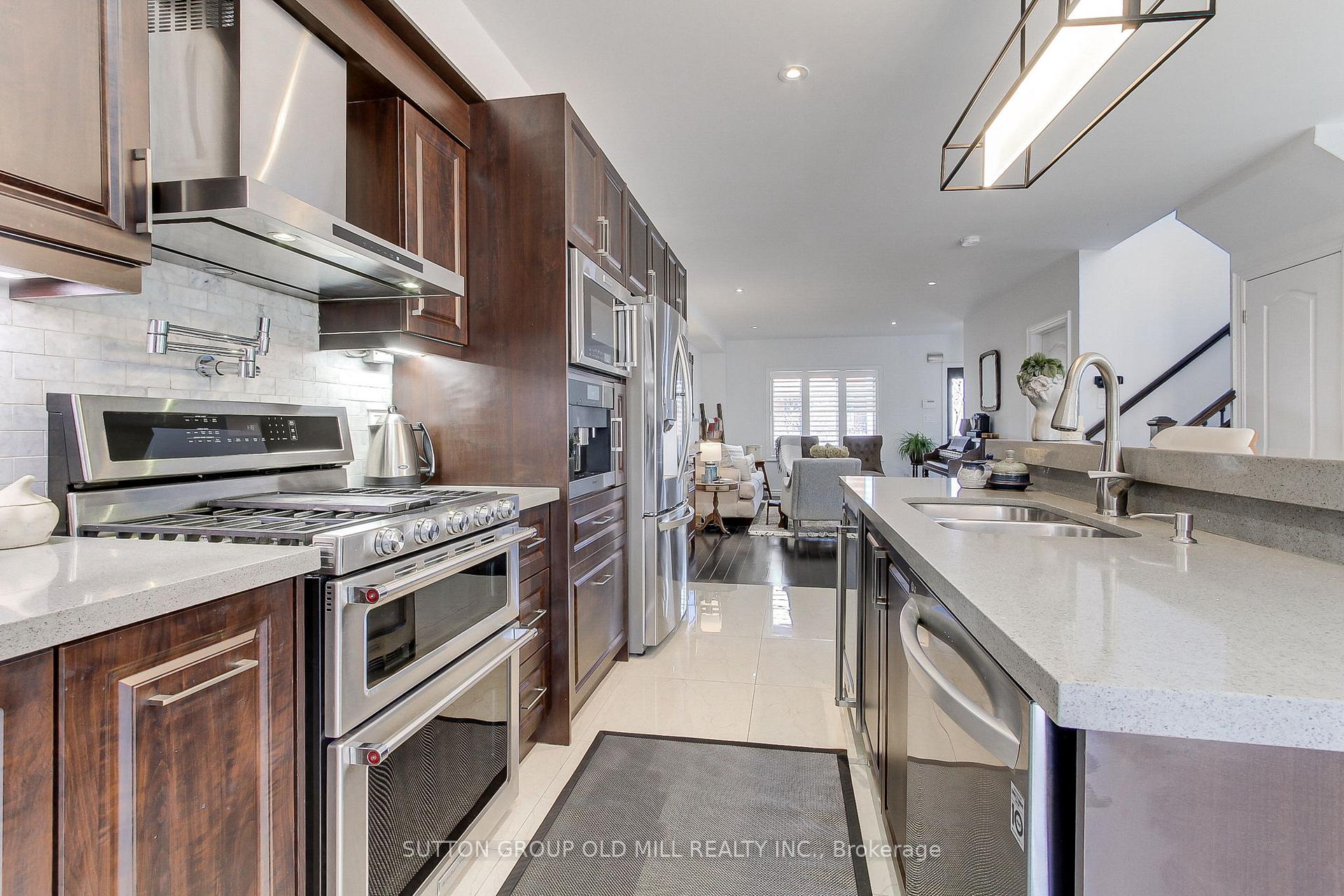 Photo 18 of 25 Savoy Avenue, Toronto, Woodbine-Lumsden — HOMEH