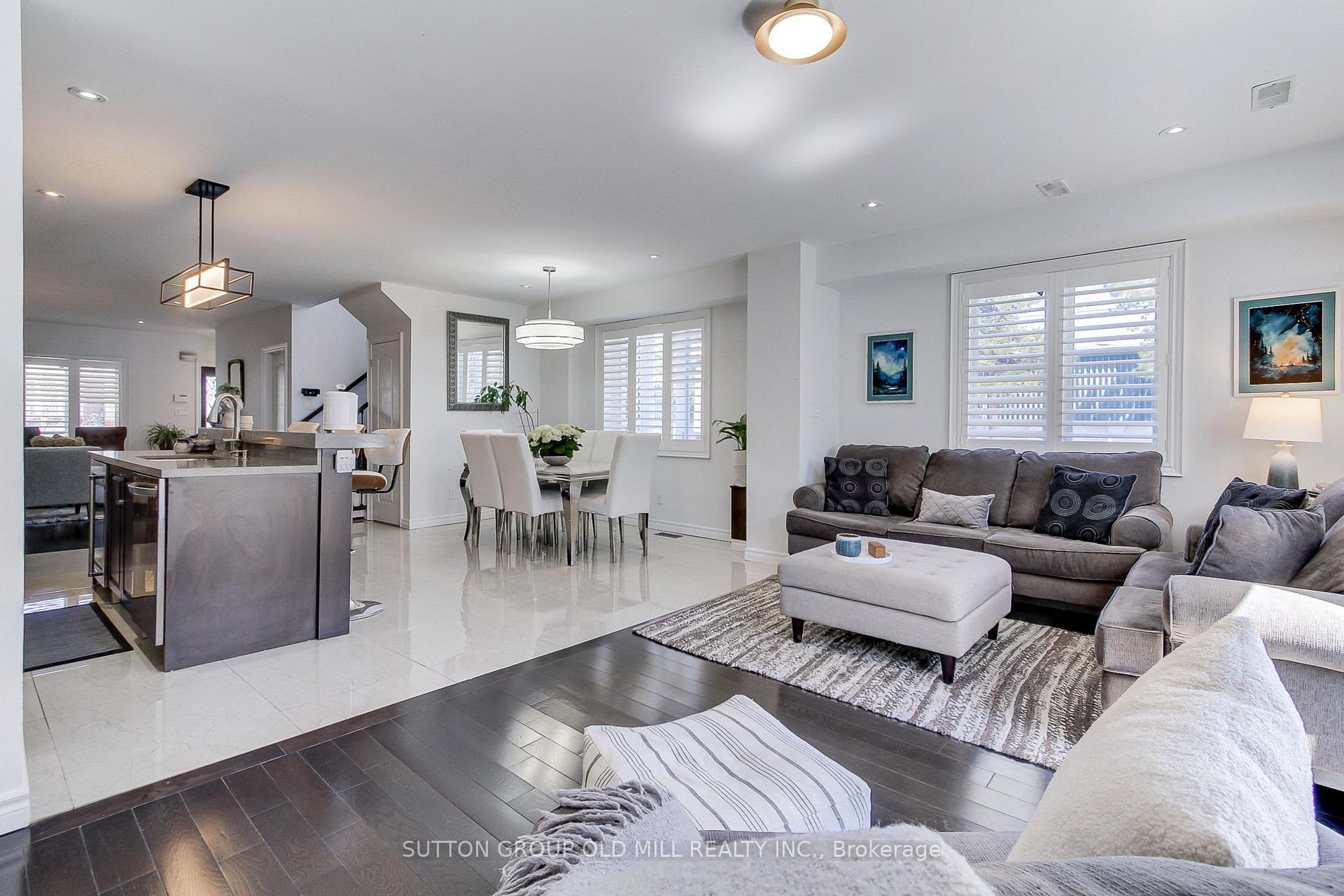 Photo 15 of 25 Savoy Avenue, Toronto, Woodbine-Lumsden — HOMEH