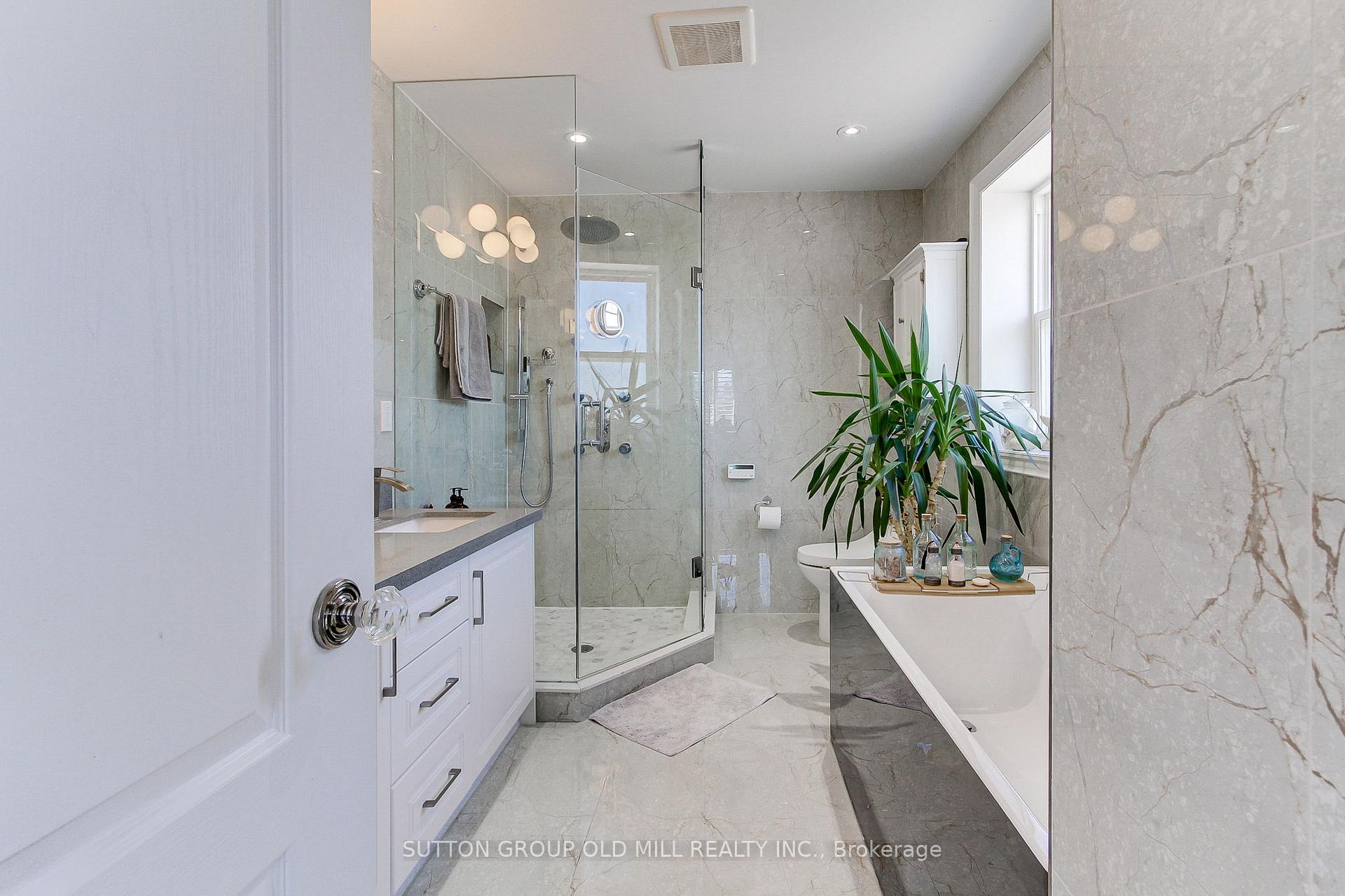 Photo 22 of 25 Savoy Avenue, Toronto, Woodbine-Lumsden — HOMEH