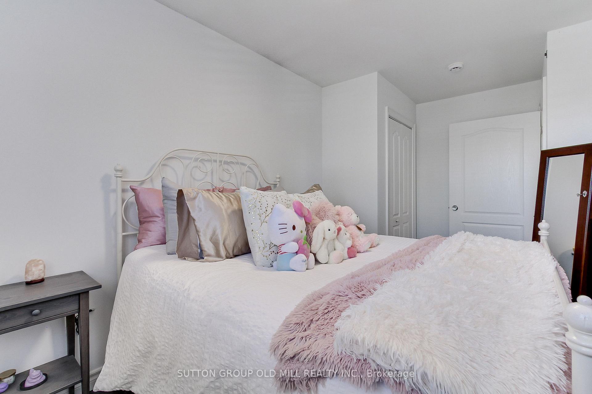 Photo 23 of 25 Savoy Avenue, Toronto, Woodbine-Lumsden — HOMEH