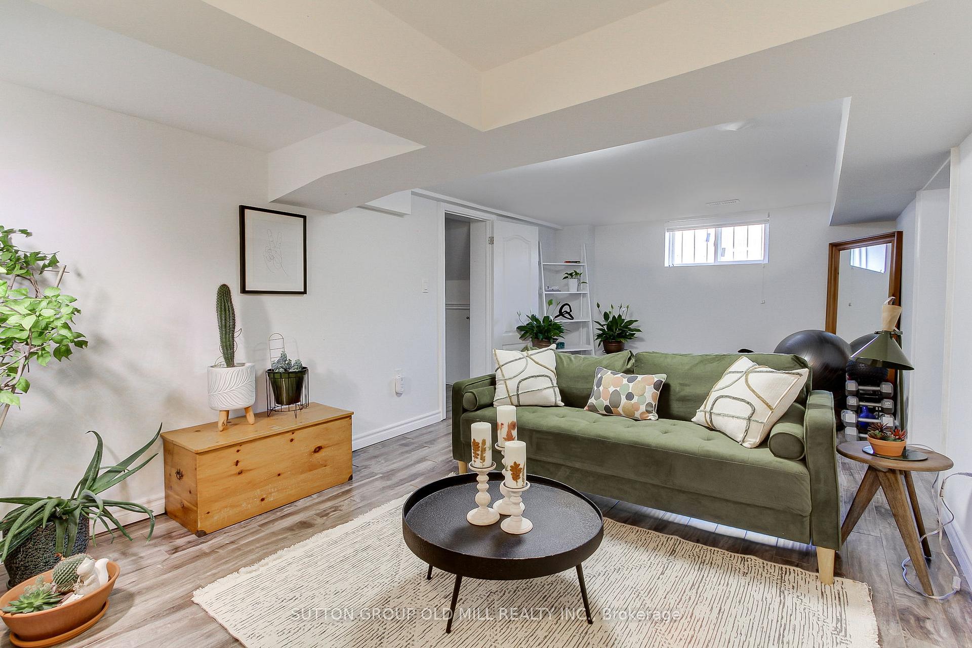 Photo 33 of 25 Savoy Avenue, Toronto, Woodbine-Lumsden — HOMEH