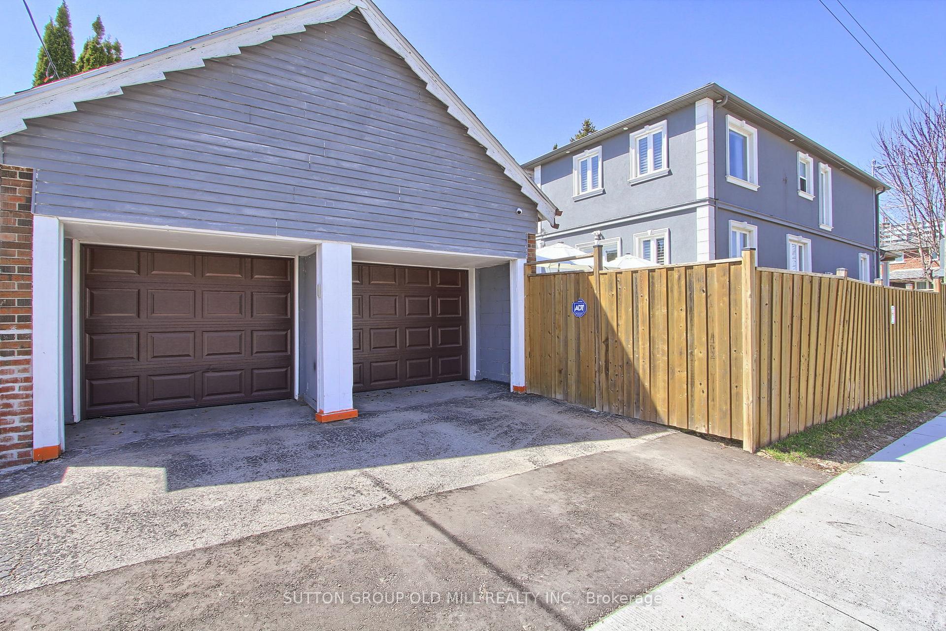 Photo 35 of 25 Savoy Avenue, Toronto, Woodbine-Lumsden — HOMEH