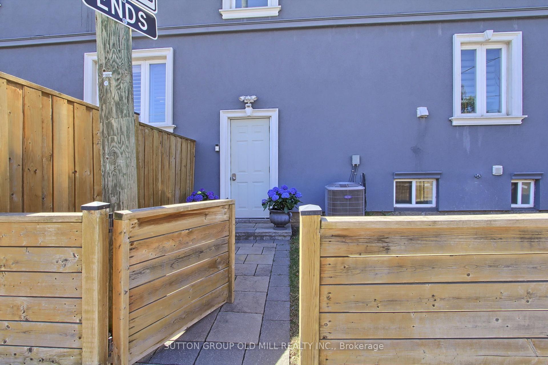 Photo 37 of 25 Savoy Avenue, Toronto, Woodbine-Lumsden — HOMEH