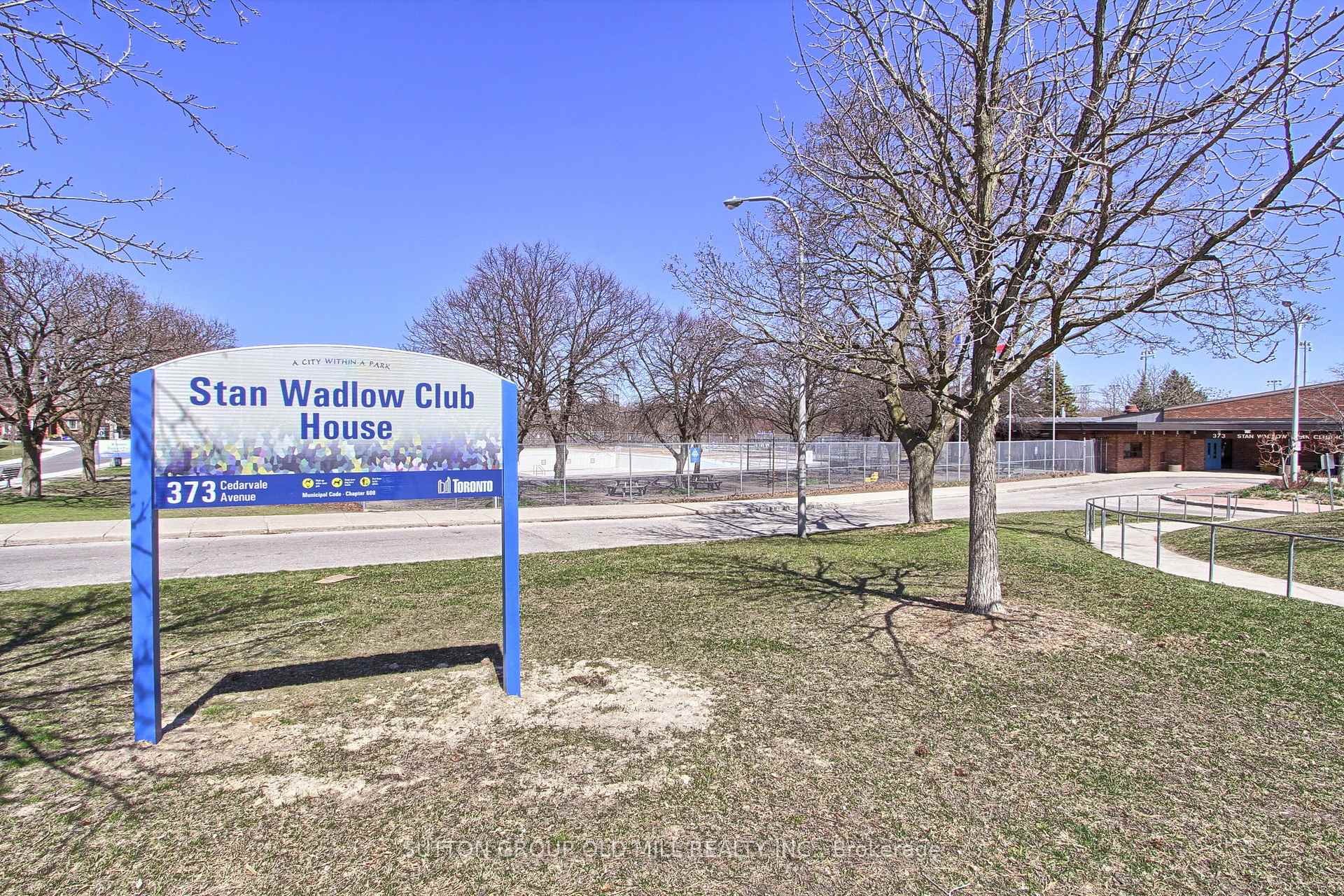 Photo 36 of 25 Savoy Avenue, Toronto, Woodbine-Lumsden — HOMEH