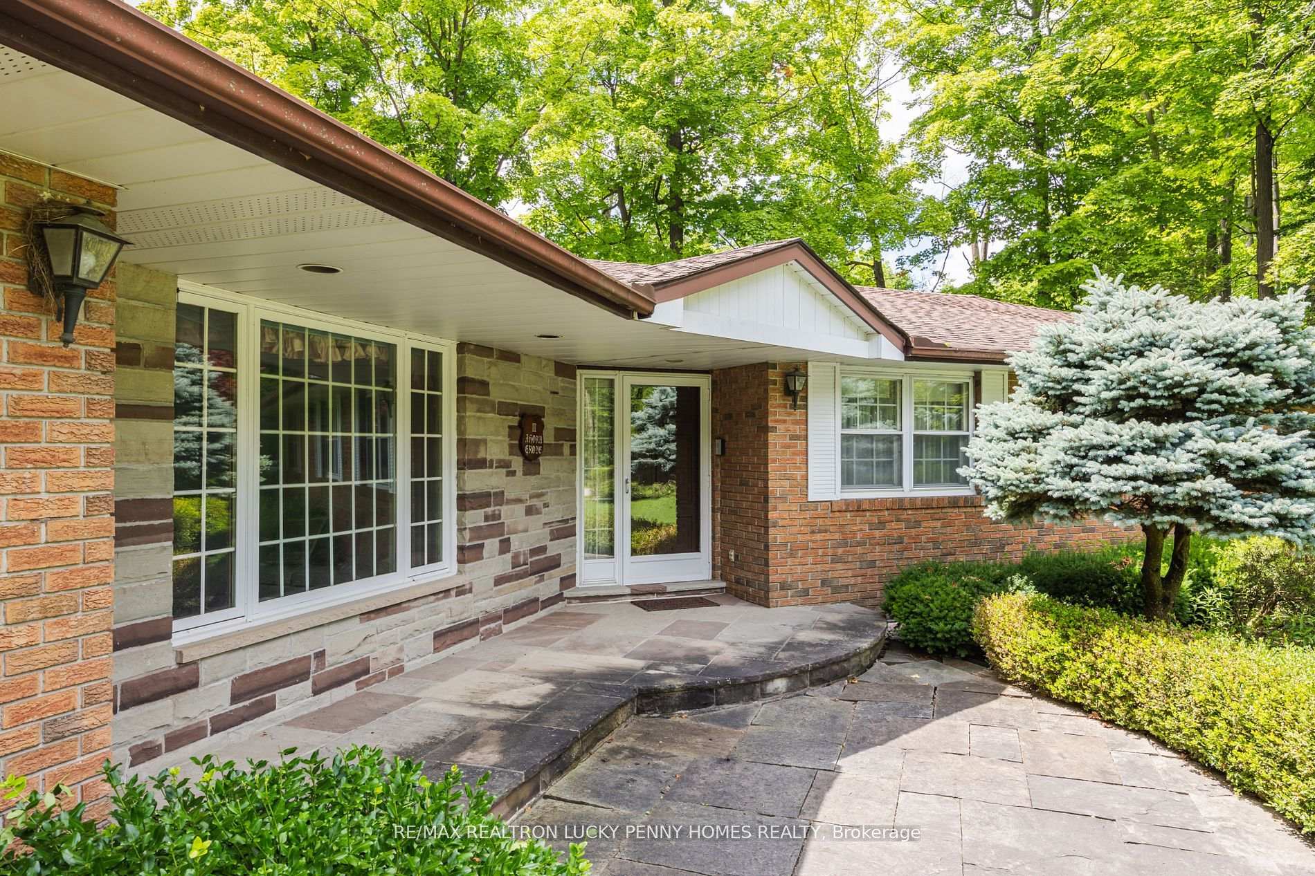 Photo 2 of 3 Ahorn Grove, Markham, Devil's Elbow — HOMEH