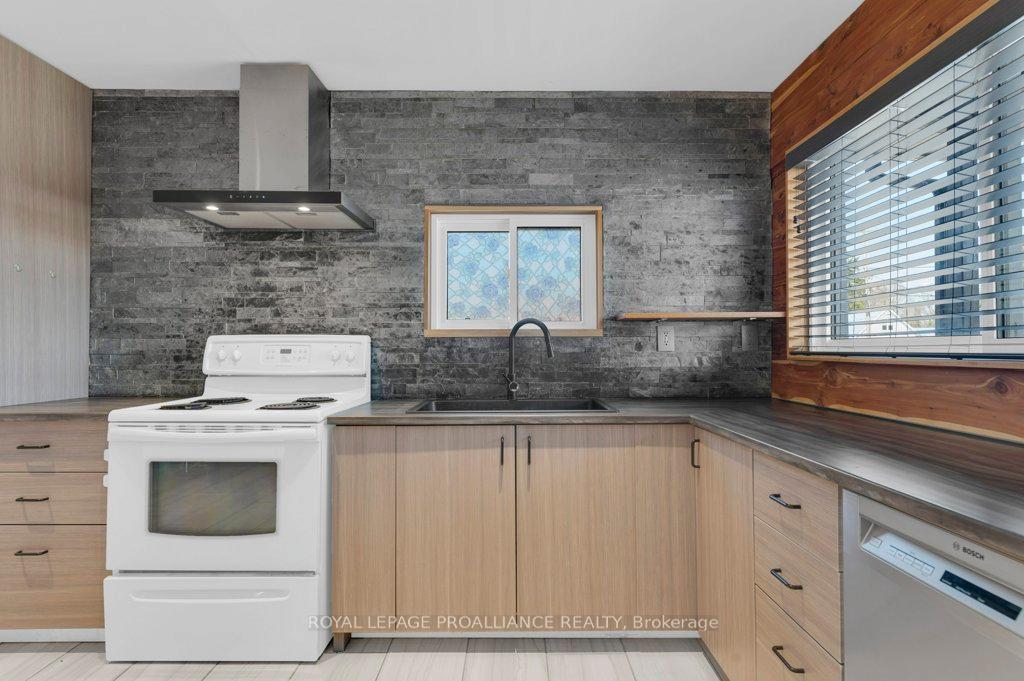 Photo 8 of 182 Henry Street, Stirling-Rawdon, Stirling Ward — HOMEH