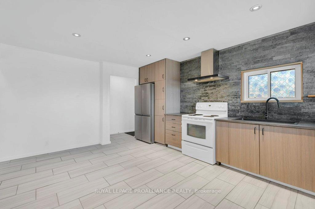 Photo 29 of 182 Henry Street, Stirling-Rawdon, Stirling Ward — HOMEH